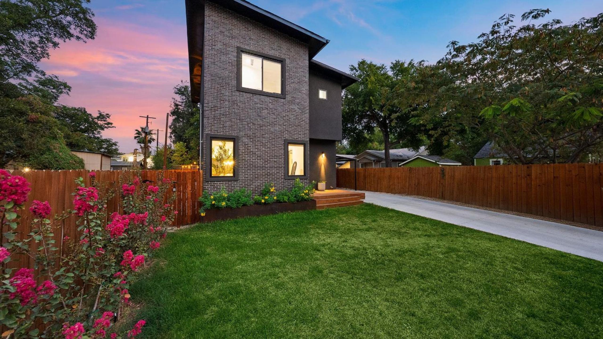 Stylish Home with Firepit Balcony Steps from Austin’s Best Near Rainey St Lady Bird Lake Downtown The Ashlee by AvantStay
