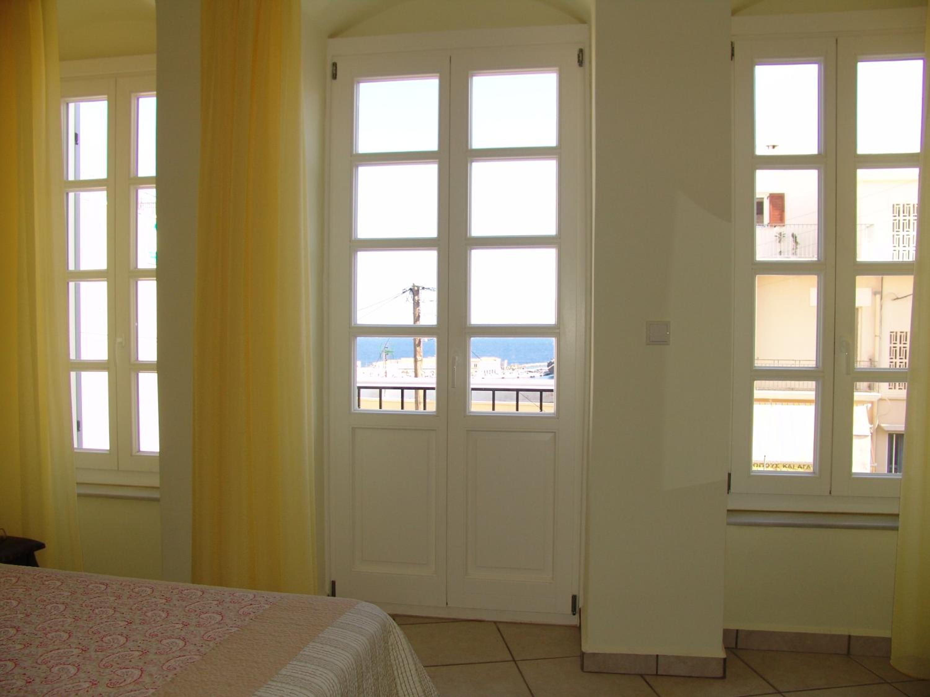 Antouanetta Apartments