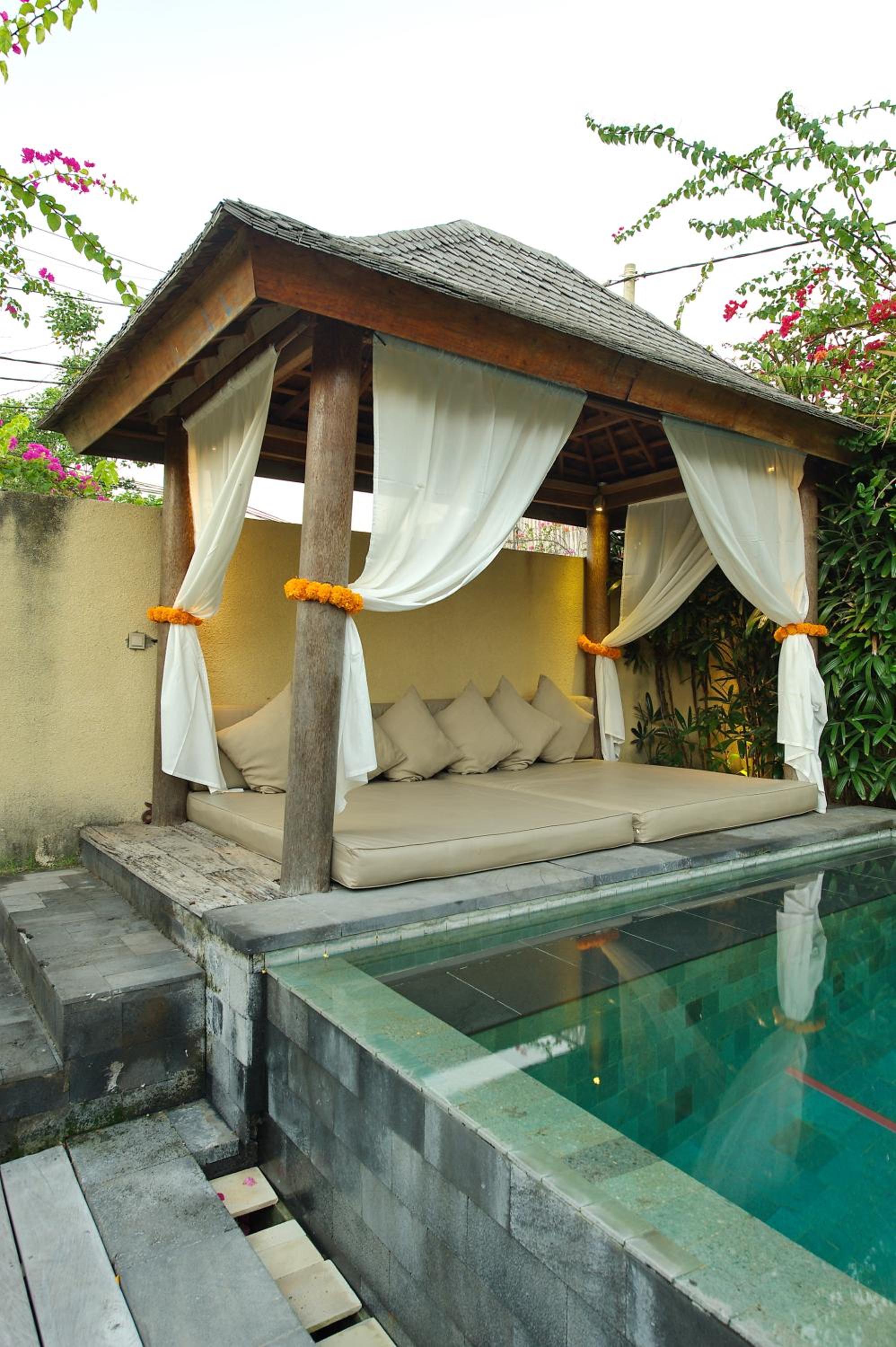 Elegant Villa Casabianca - Tropical Pool & Garden, Near Potato Head Beach Club!