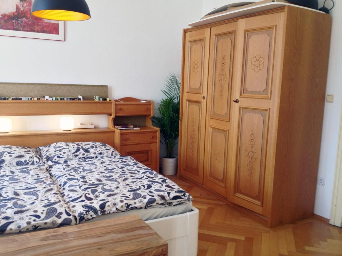 Big Vintage Style Flat Near Schönbrunn