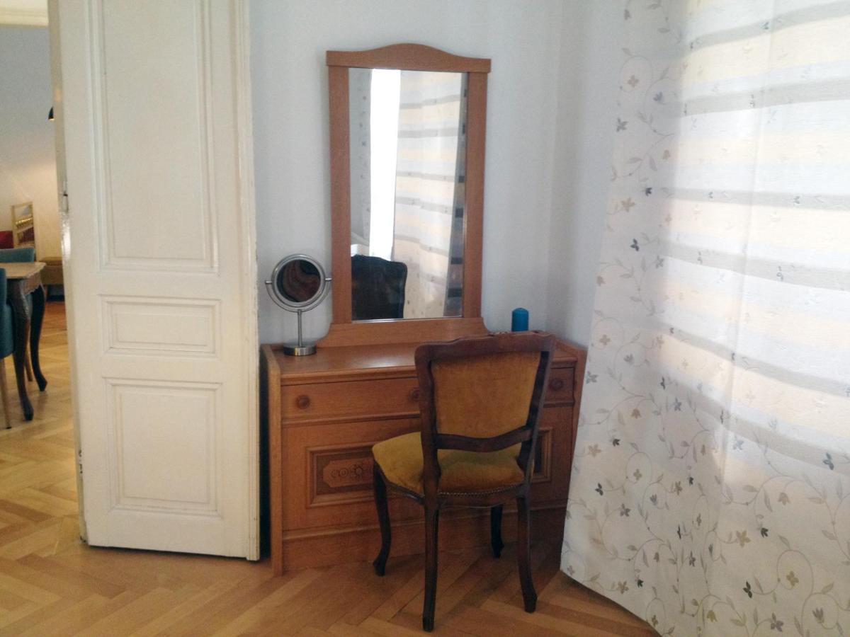 Big Vintage Style Flat Near Schönbrunn
