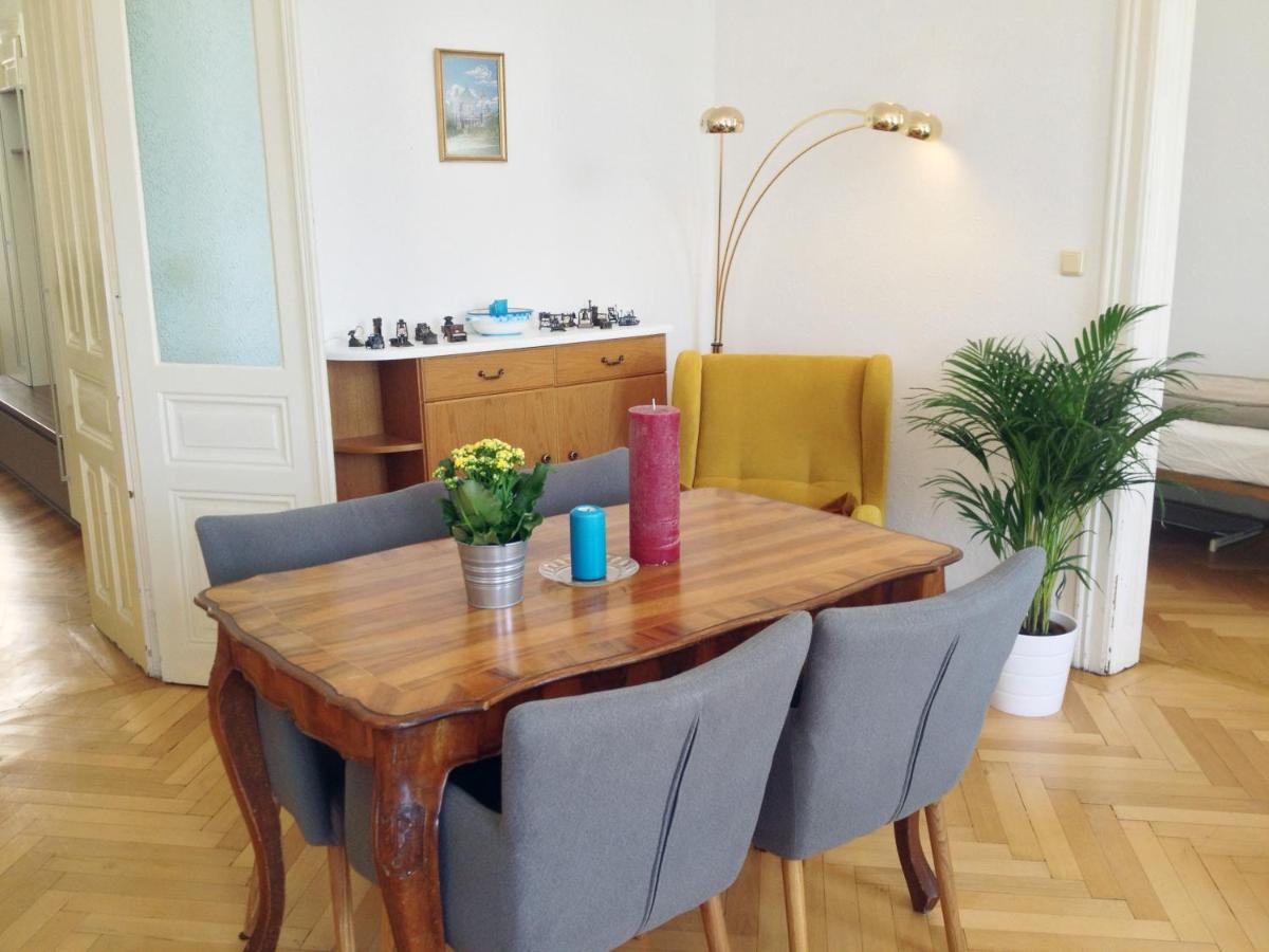 Big Vintage Style Flat Near Schönbrunn