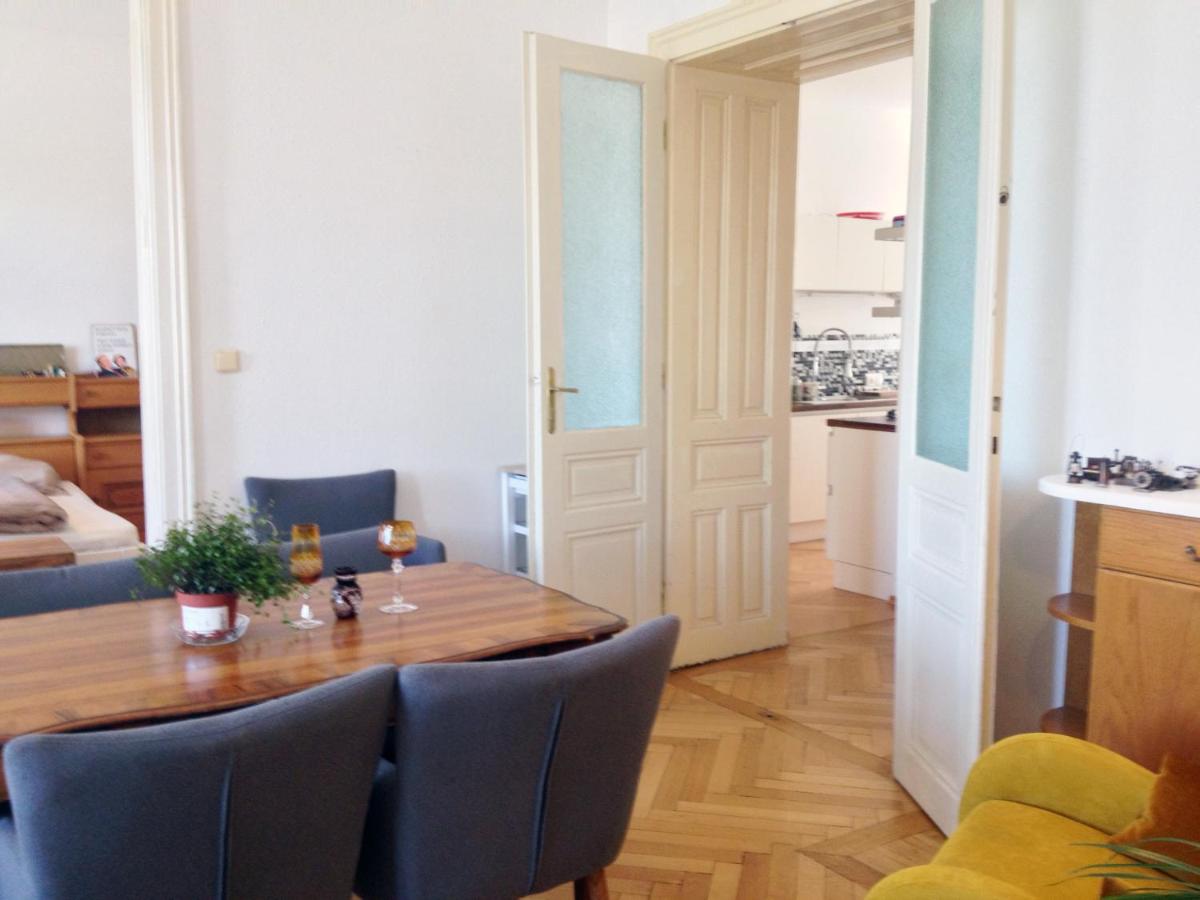 Big Vintage Style Flat Near Schönbrunn