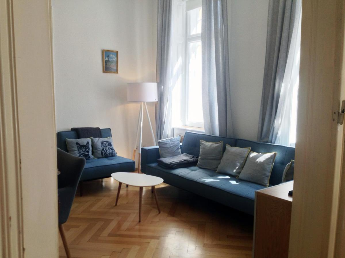 Big Vintage Style Flat Near Schönbrunn