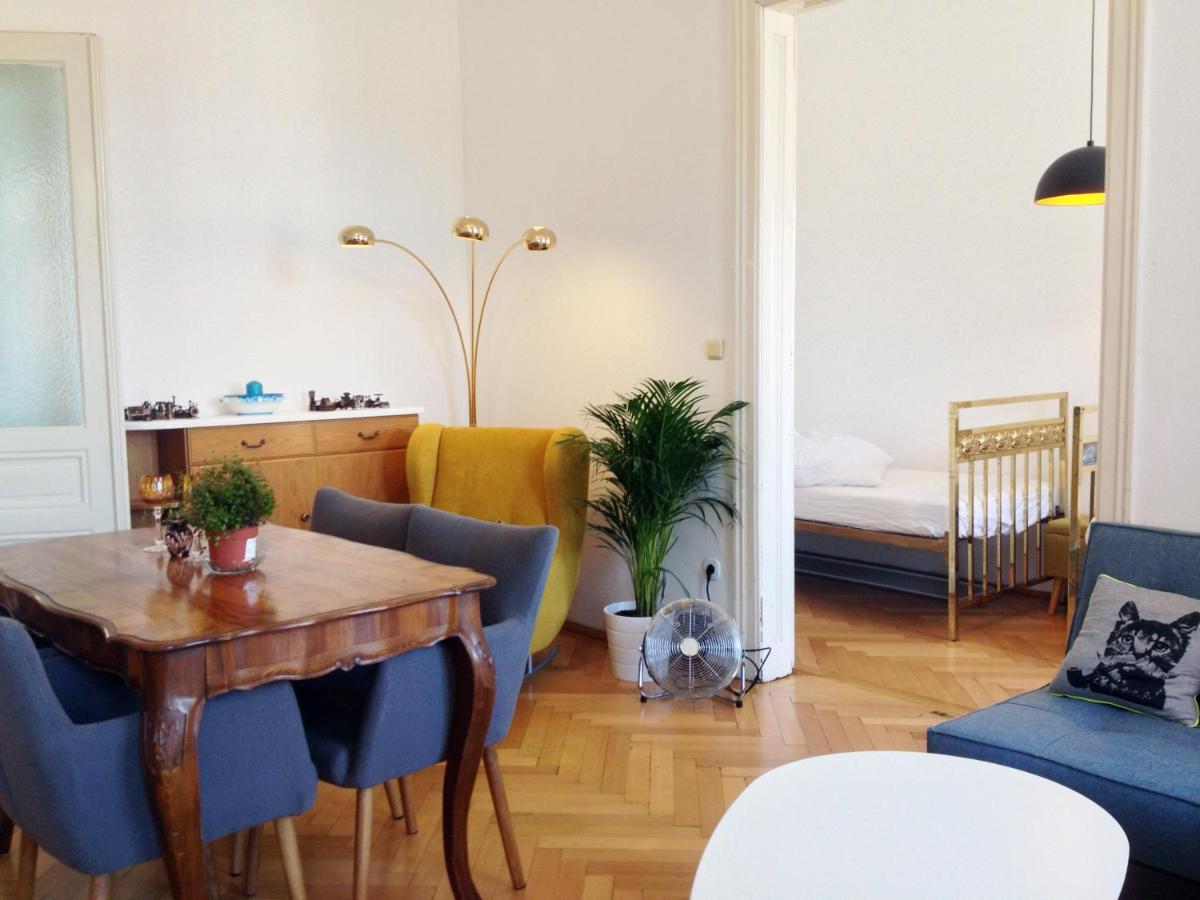 Big Vintage Style Flat Near Schönbrunn