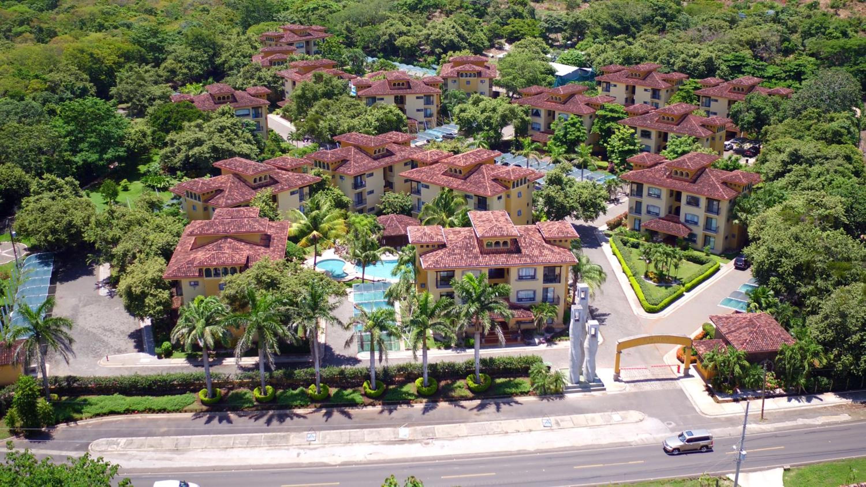 The Oaks Tamarindo Pool Front Condominiums fast wifi