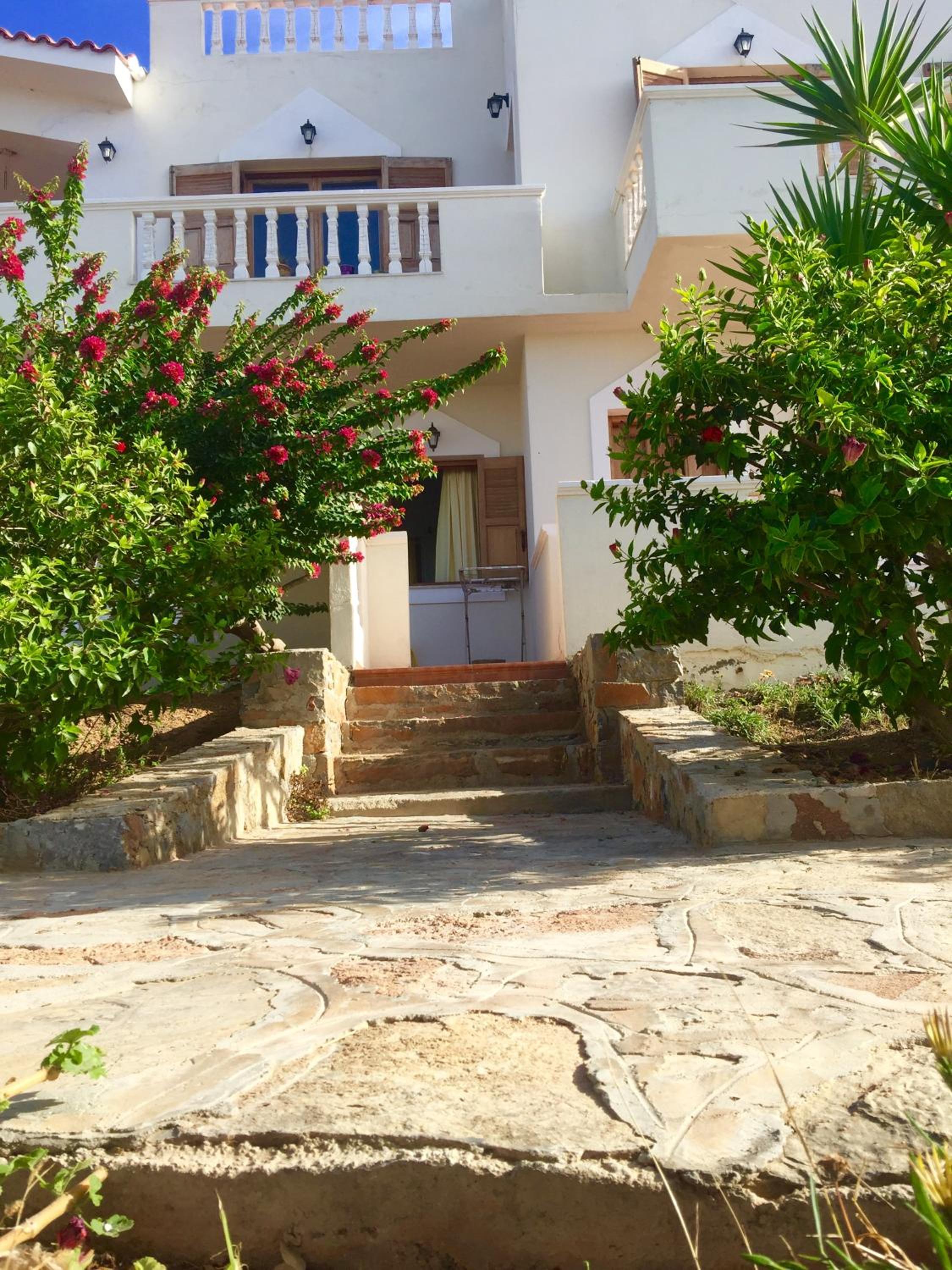AVRA Apartments & Studios