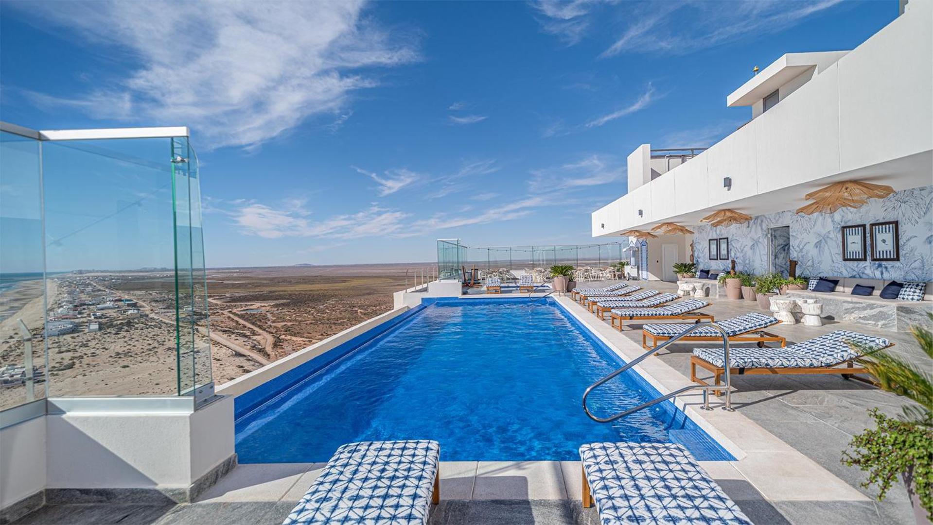 Splash in The New Lazy River and Sleep In Luxury Encantame C-1104