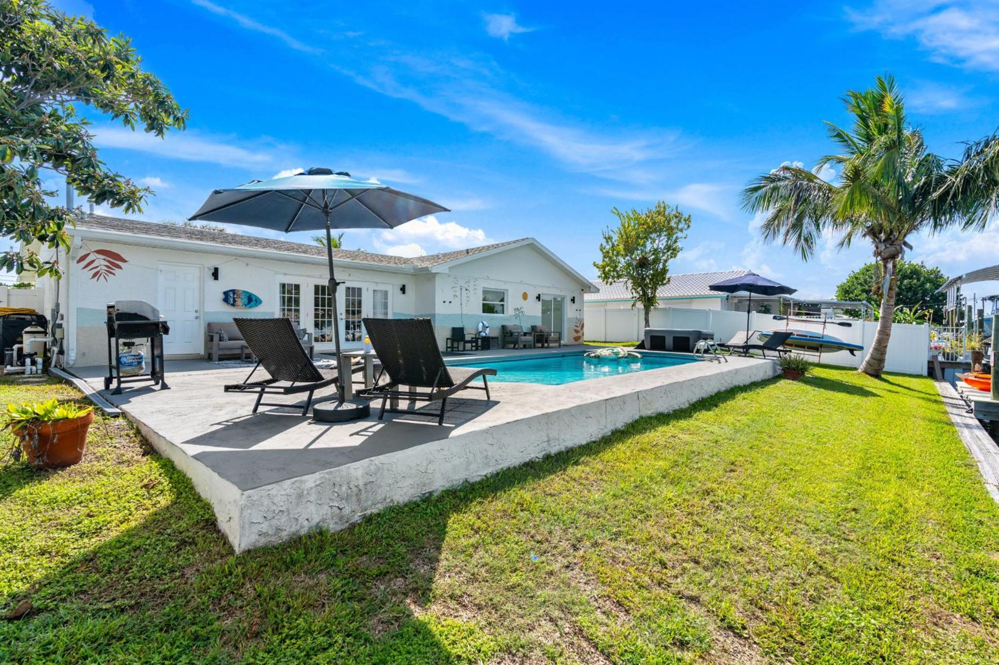 368 Carmine Dr