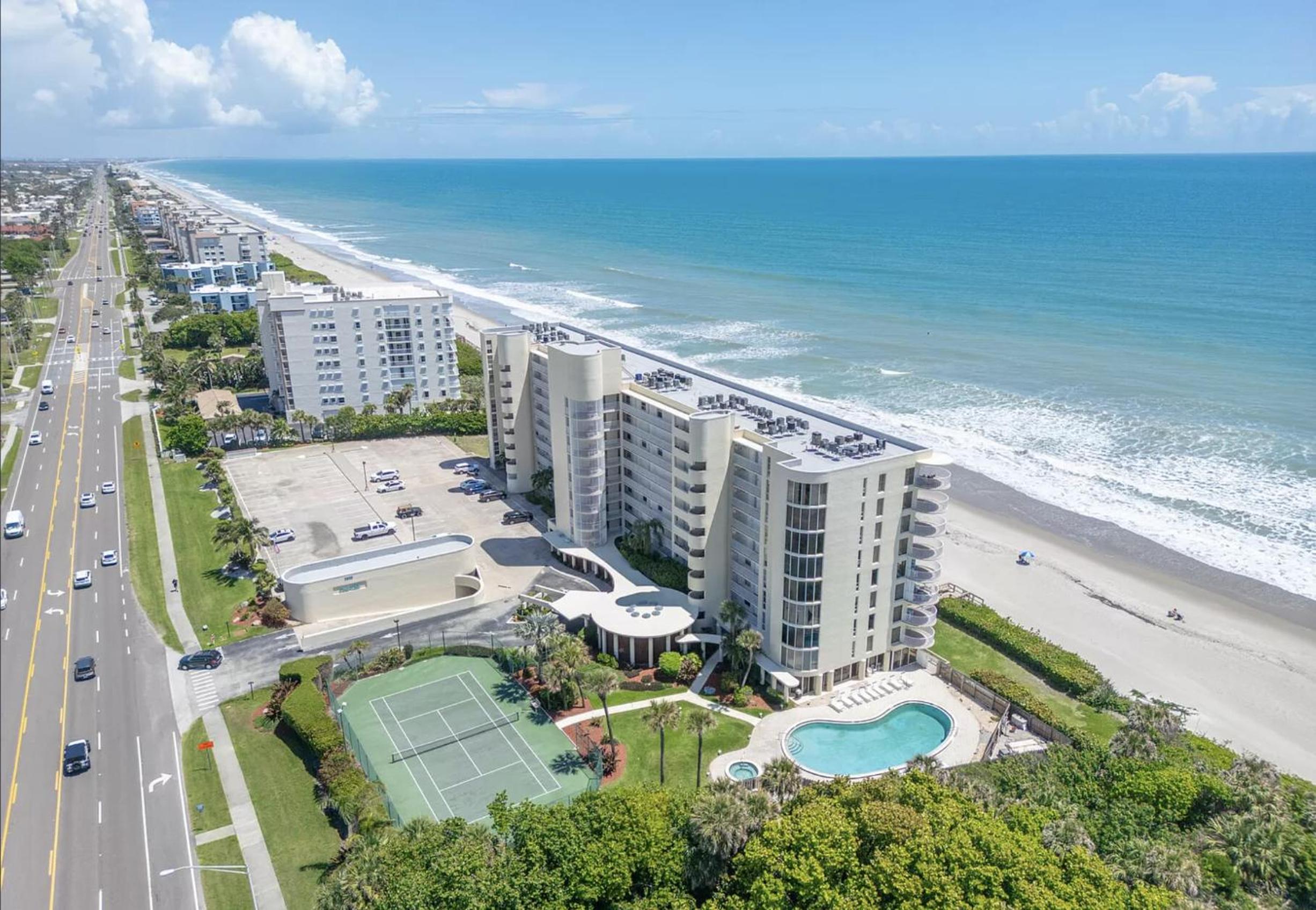 Ocean Walk 506