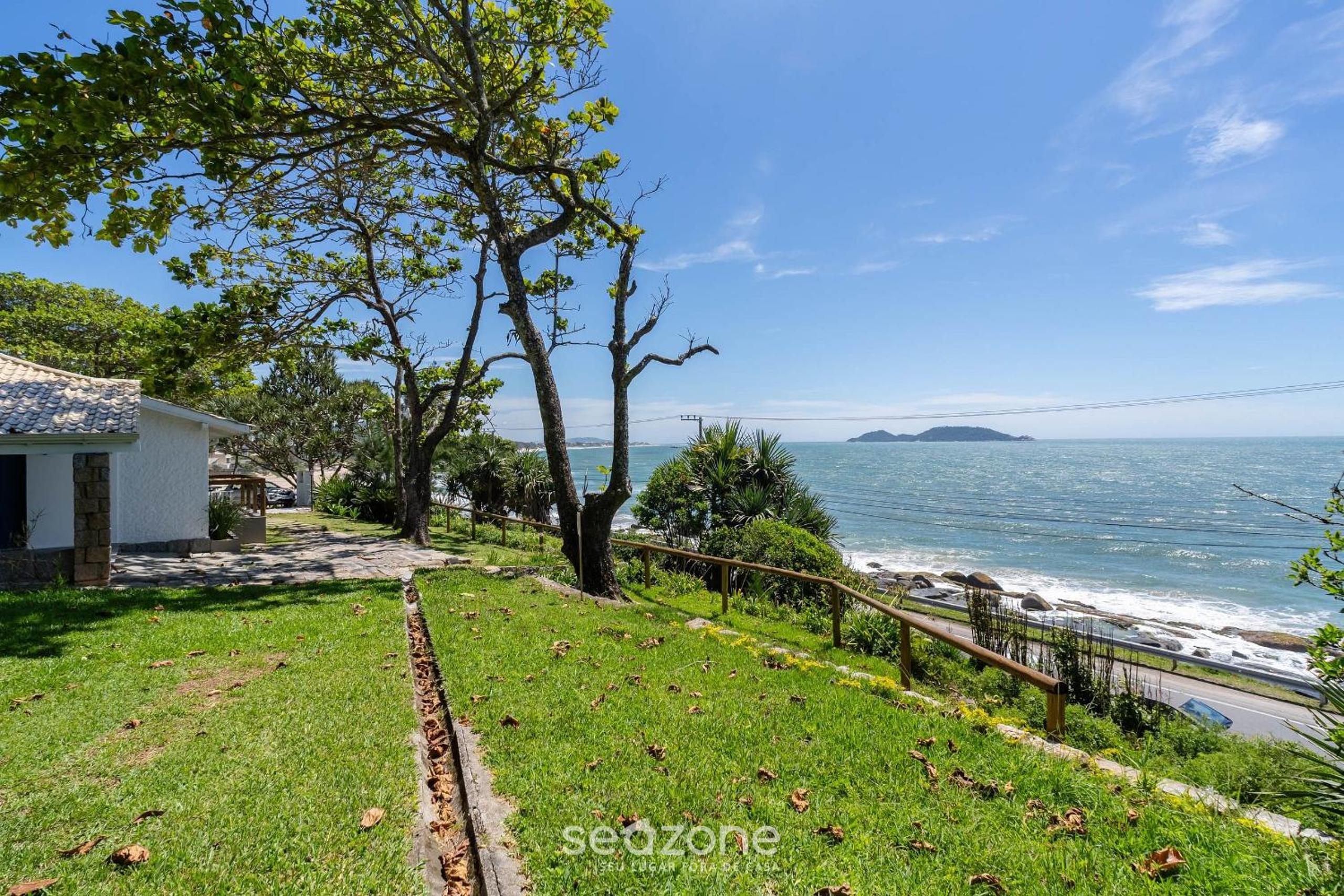 Beachfront condominium in Morro das Pedras - FTSs