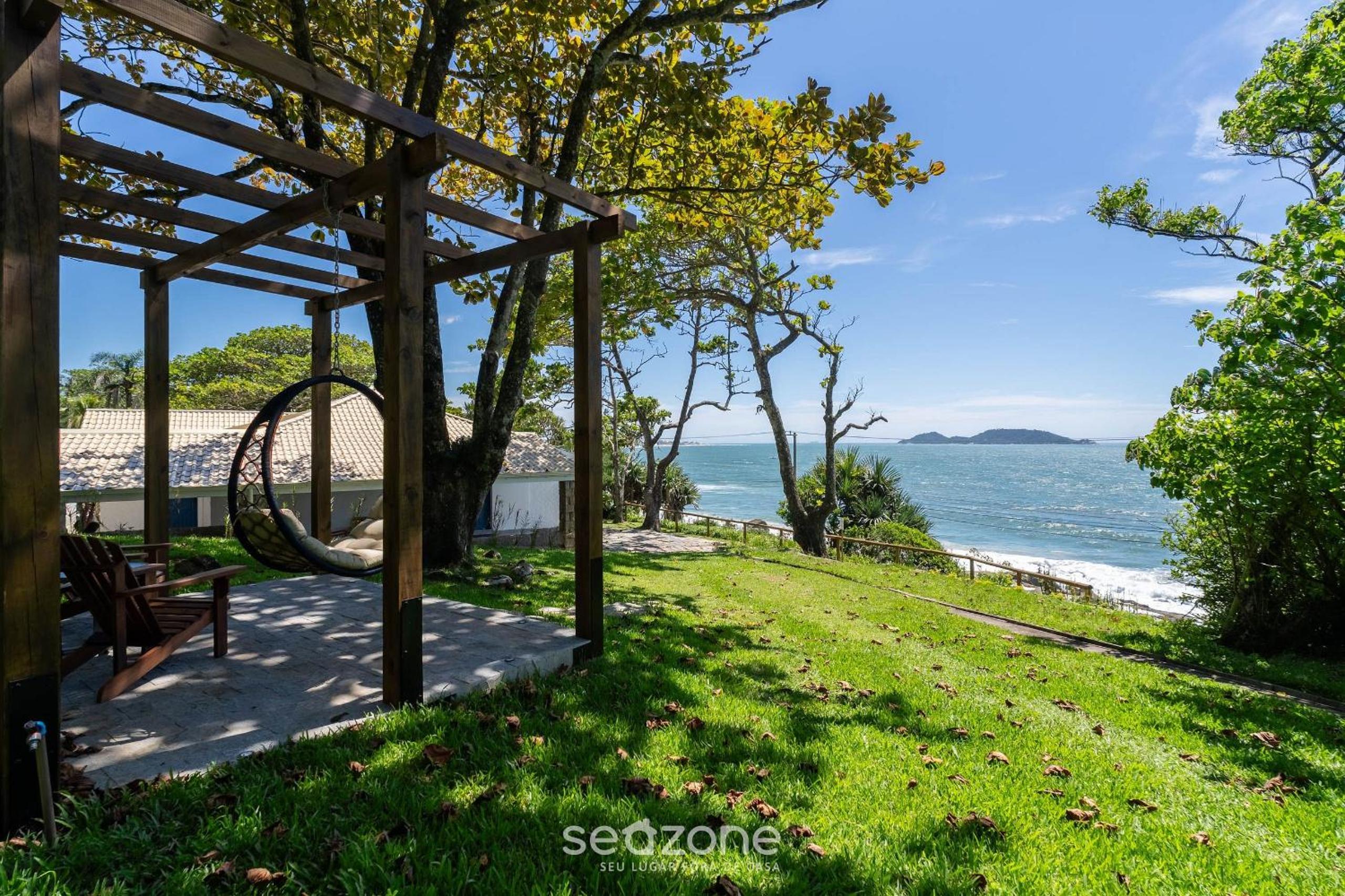 Beachfront condominium in Morro das Pedras - FTSs