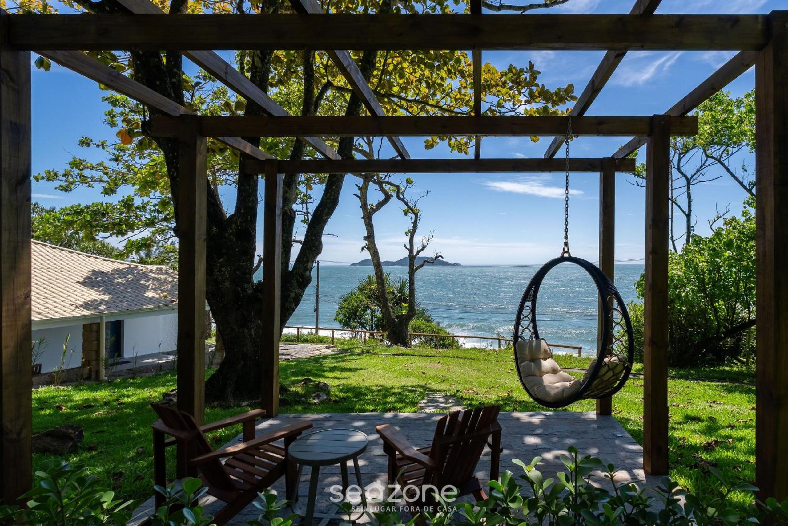 Beachfront condominium in Morro das Pedras - FTSs