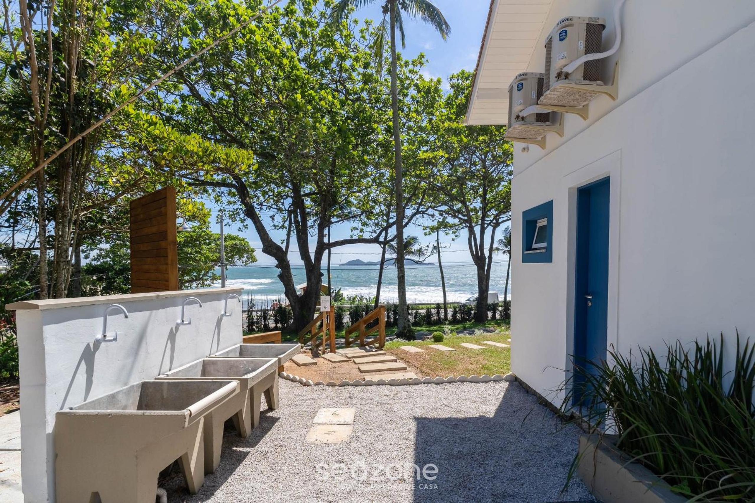 Beachfront condominium in Morro das Pedras - FTSs