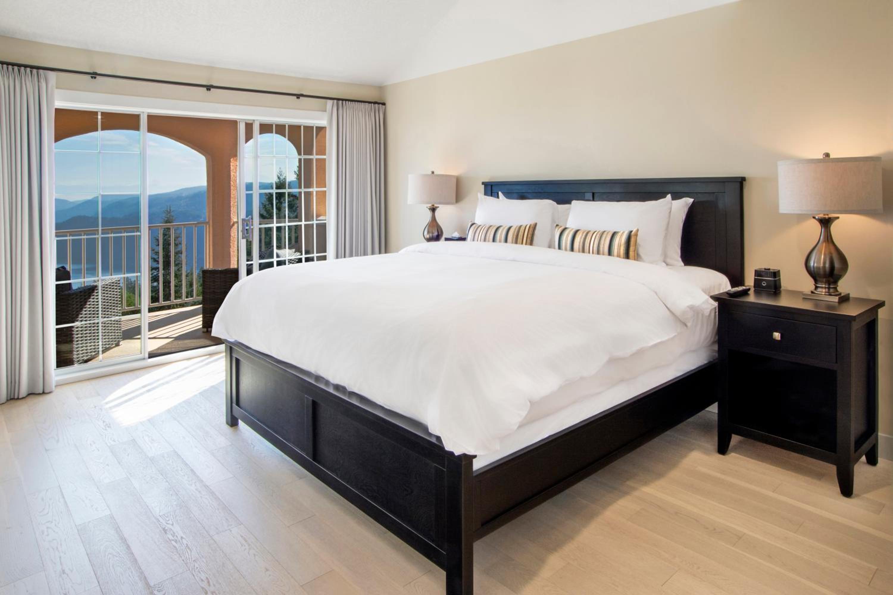 Villa Eyrie Resort