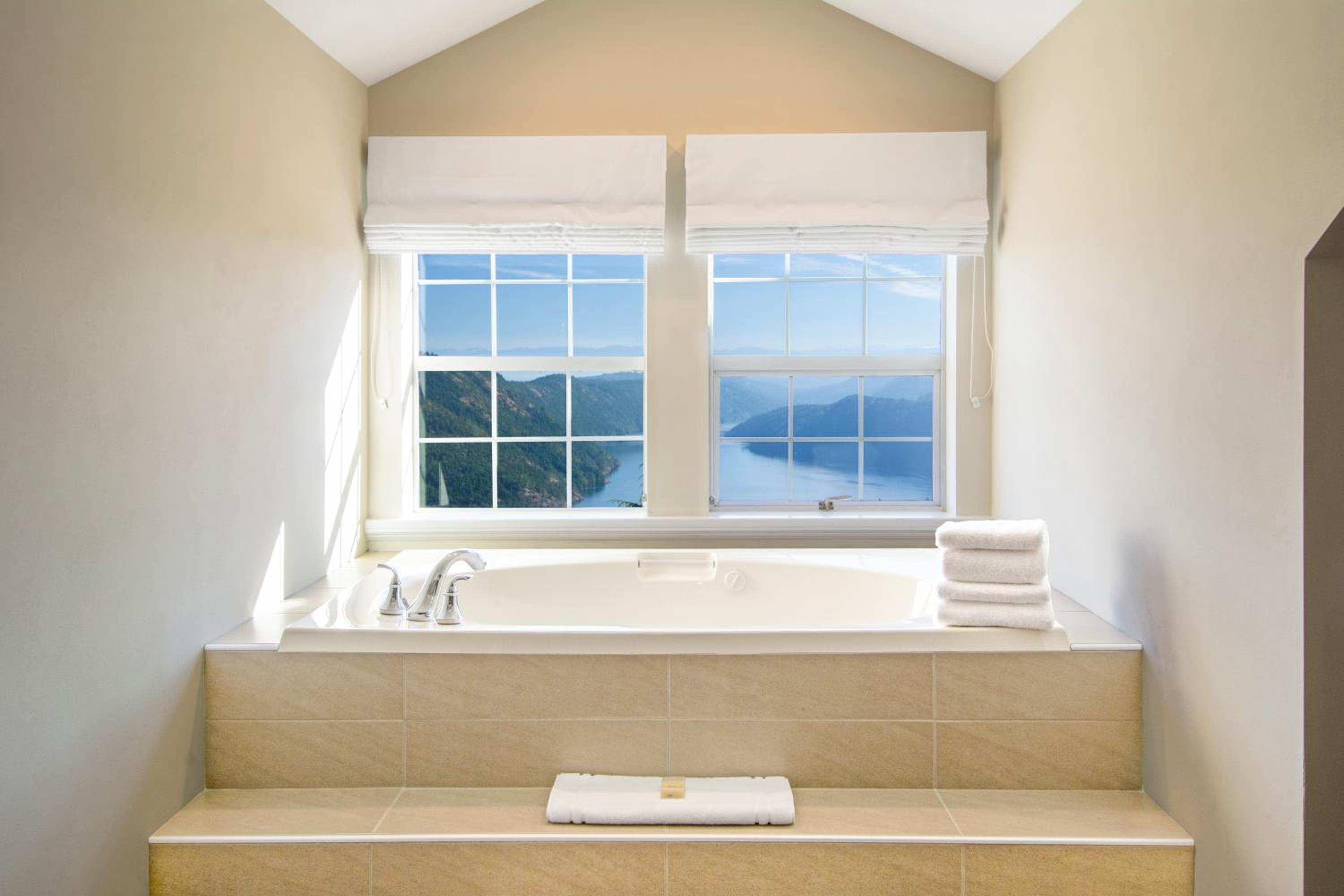 Villa Eyrie Resort
