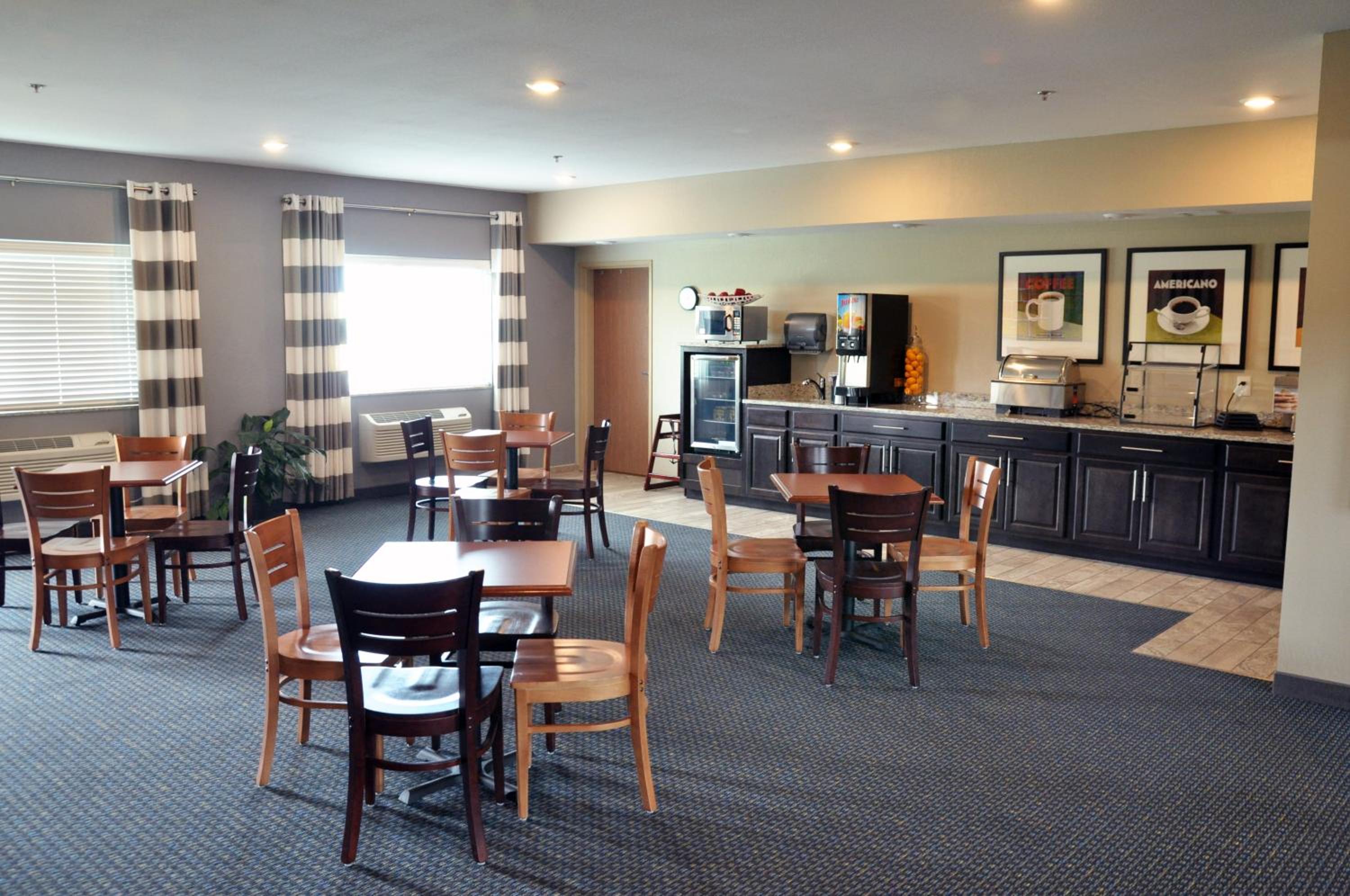 Brookstone Lodge & Suites
