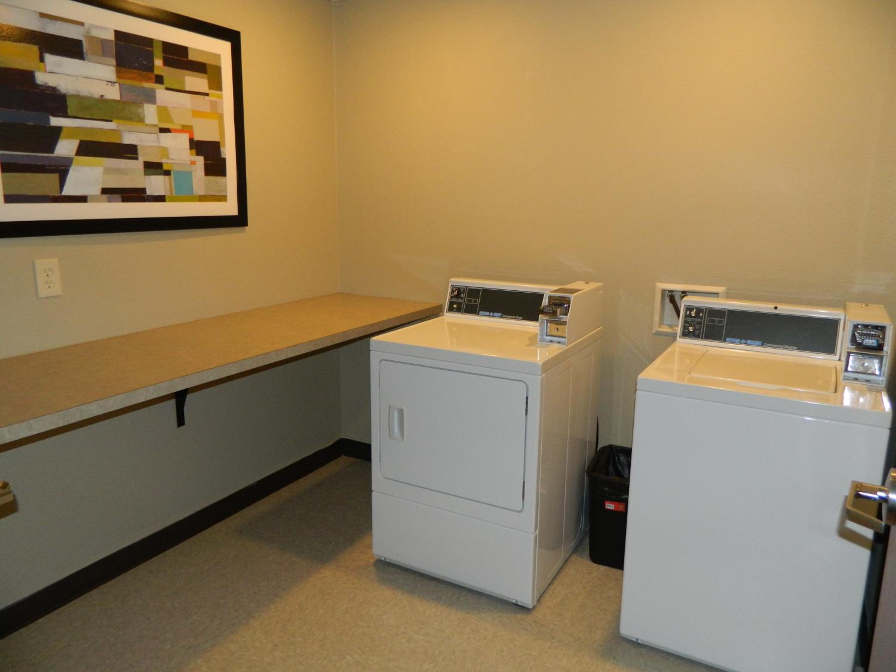 Brookstone Lodge & Suites