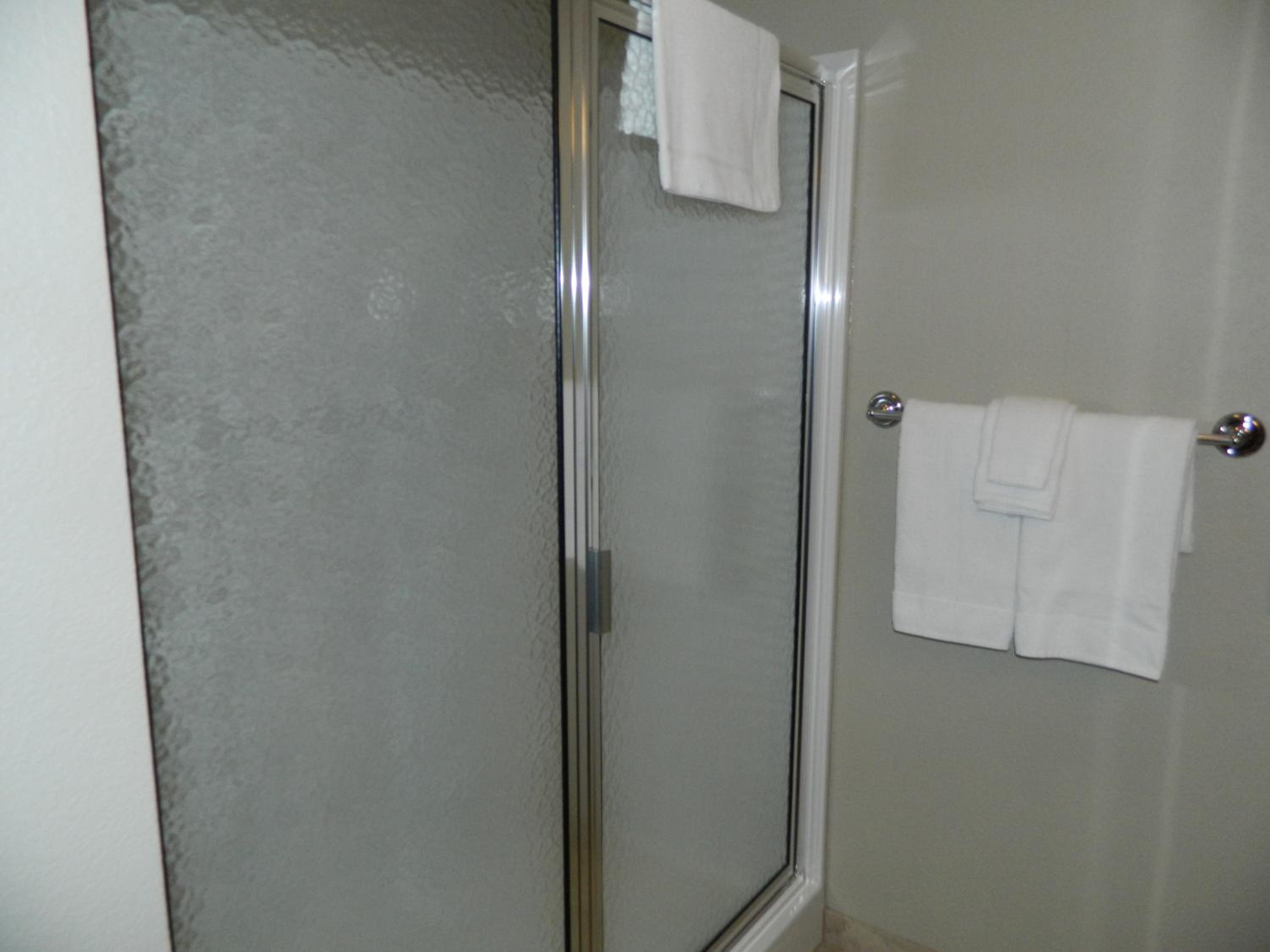 Brookstone Lodge & Suites