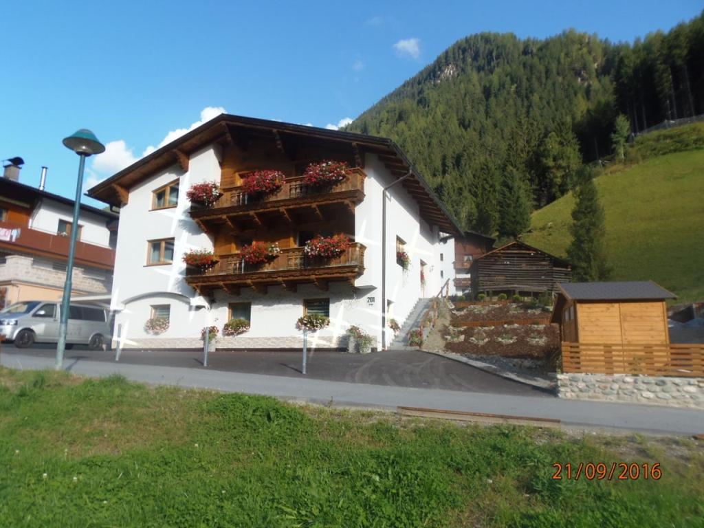 Apartments Renata SILVRETTA SUMMERCARD on SALE view 2