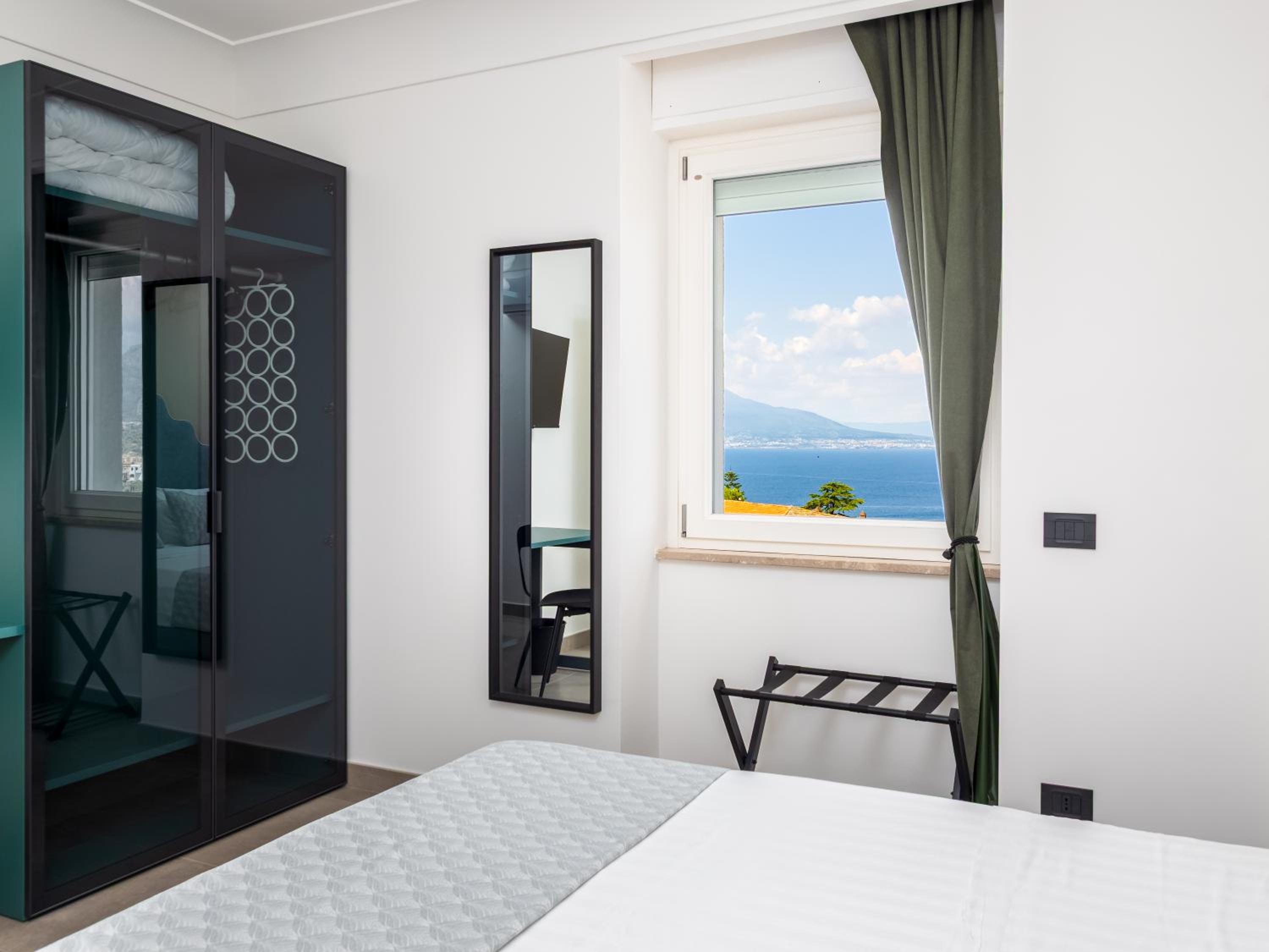Maison Regina Giovanna - A Window to the Paradise