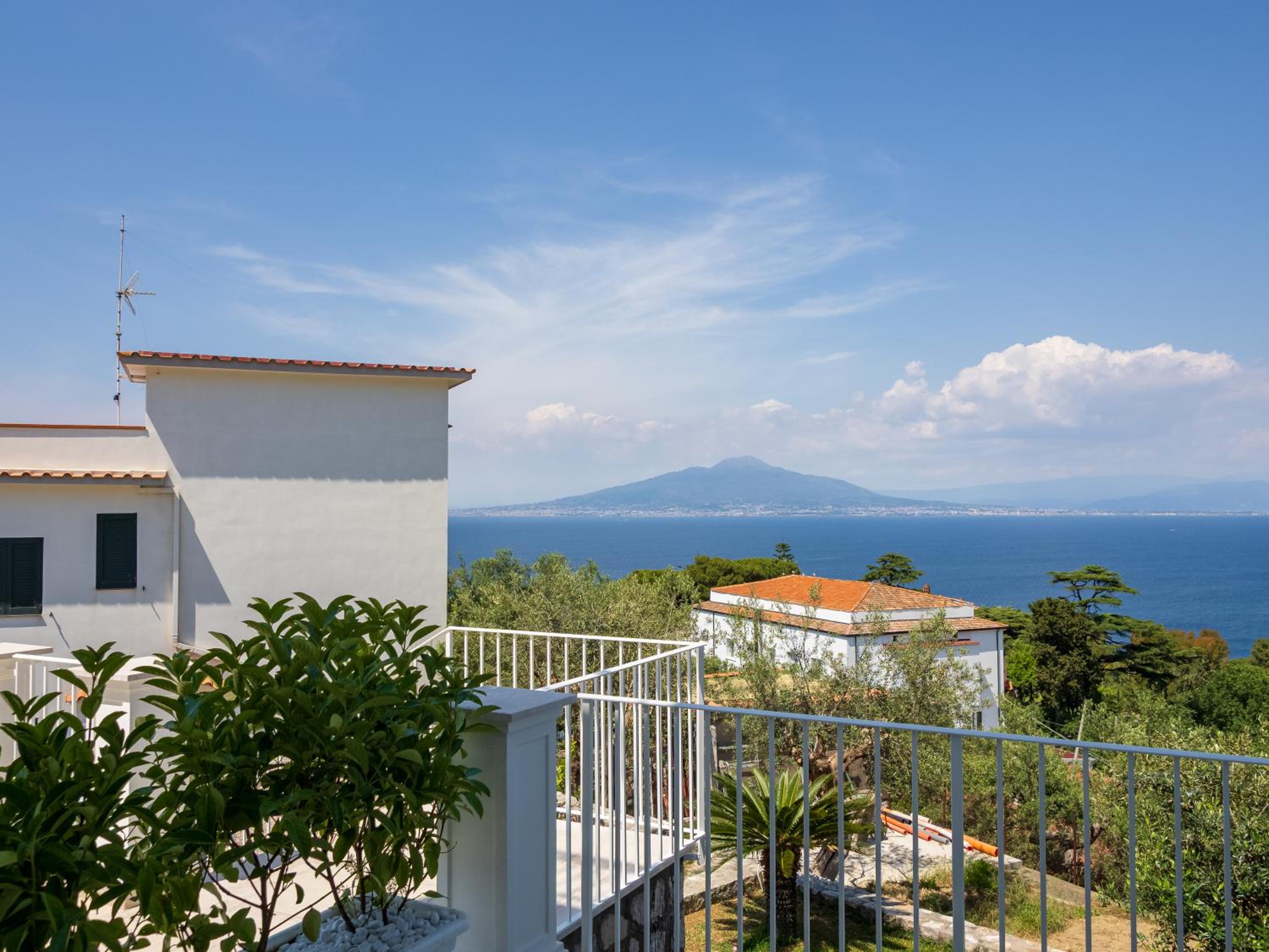 Maison Regina Giovanna - A Window to the Paradise