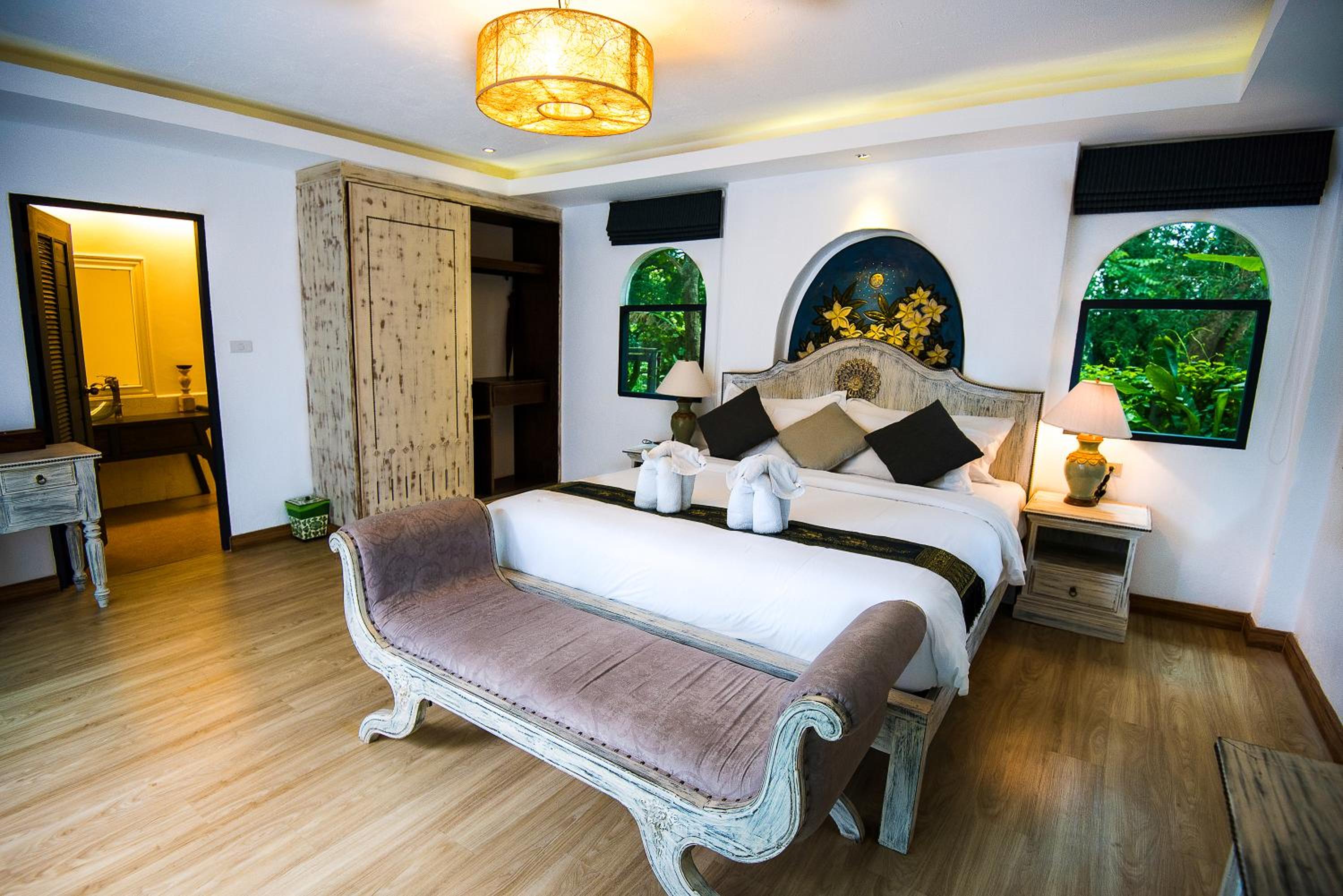 E-Outfitting Doikham Resort