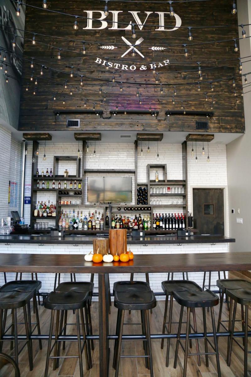 bar