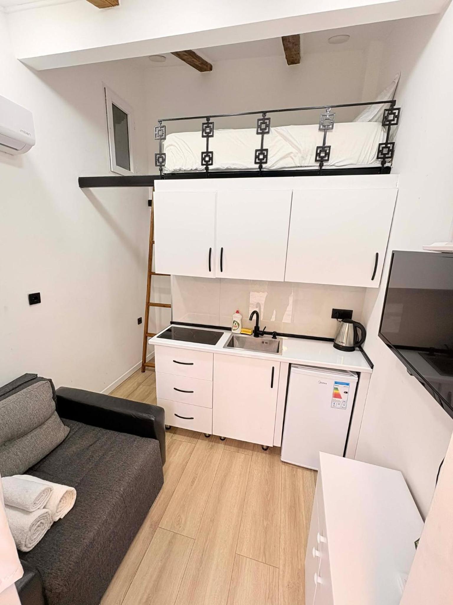 Ezo Tiny Loft - Georgias smallest apartment