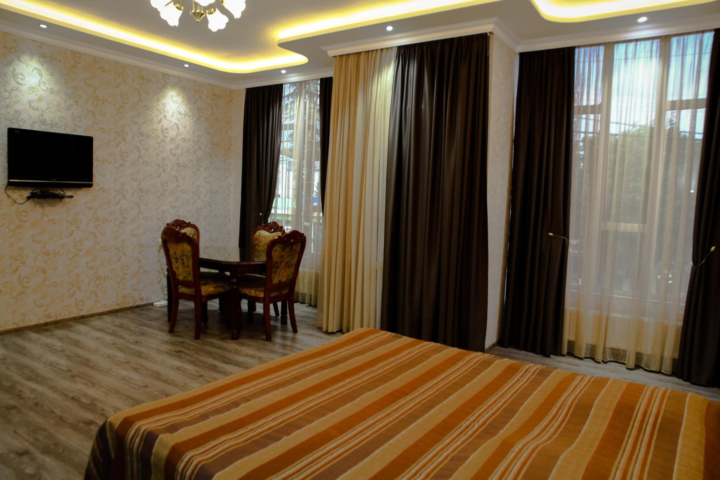 White Hotel Guesthouse