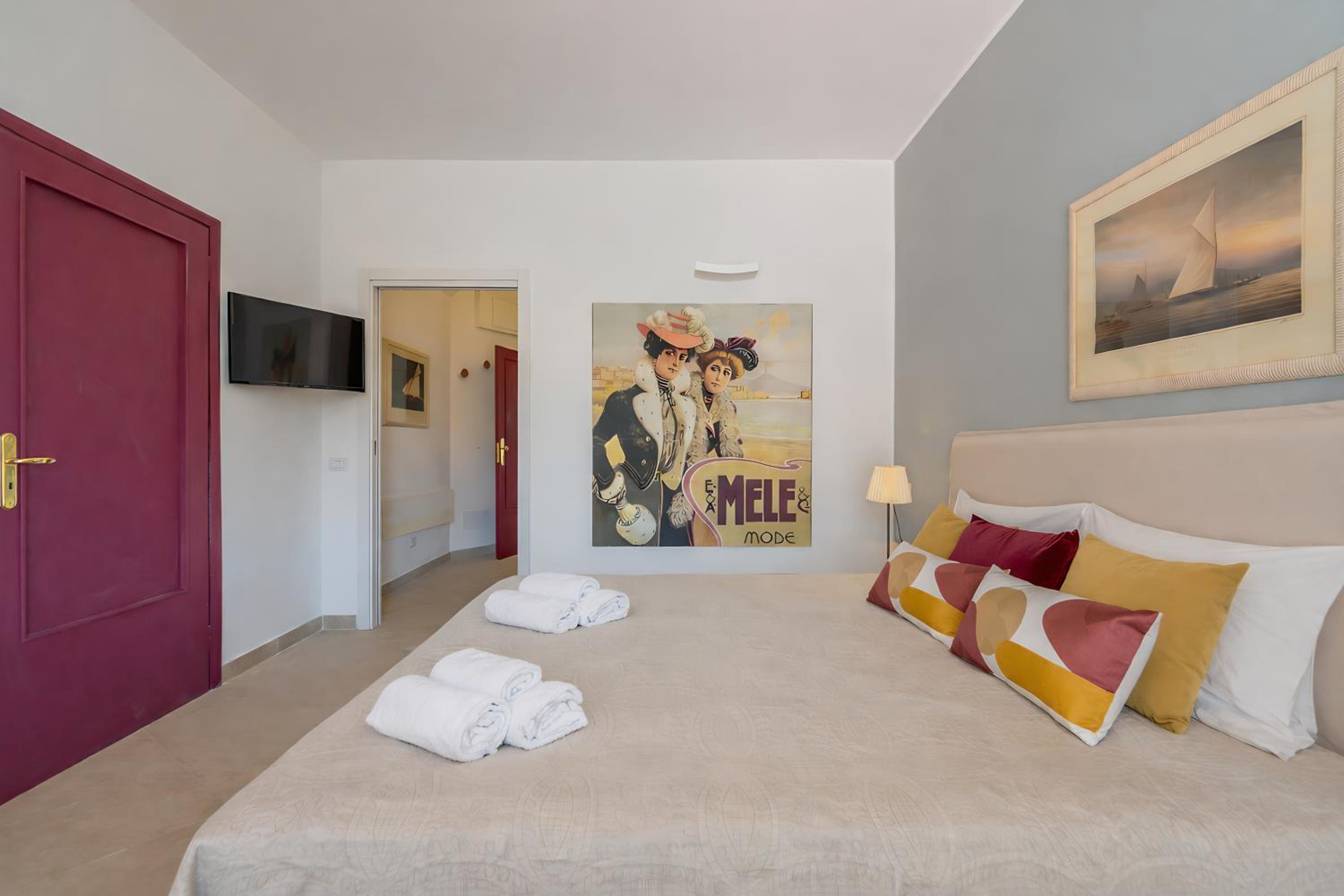 Molo Angioino Suites