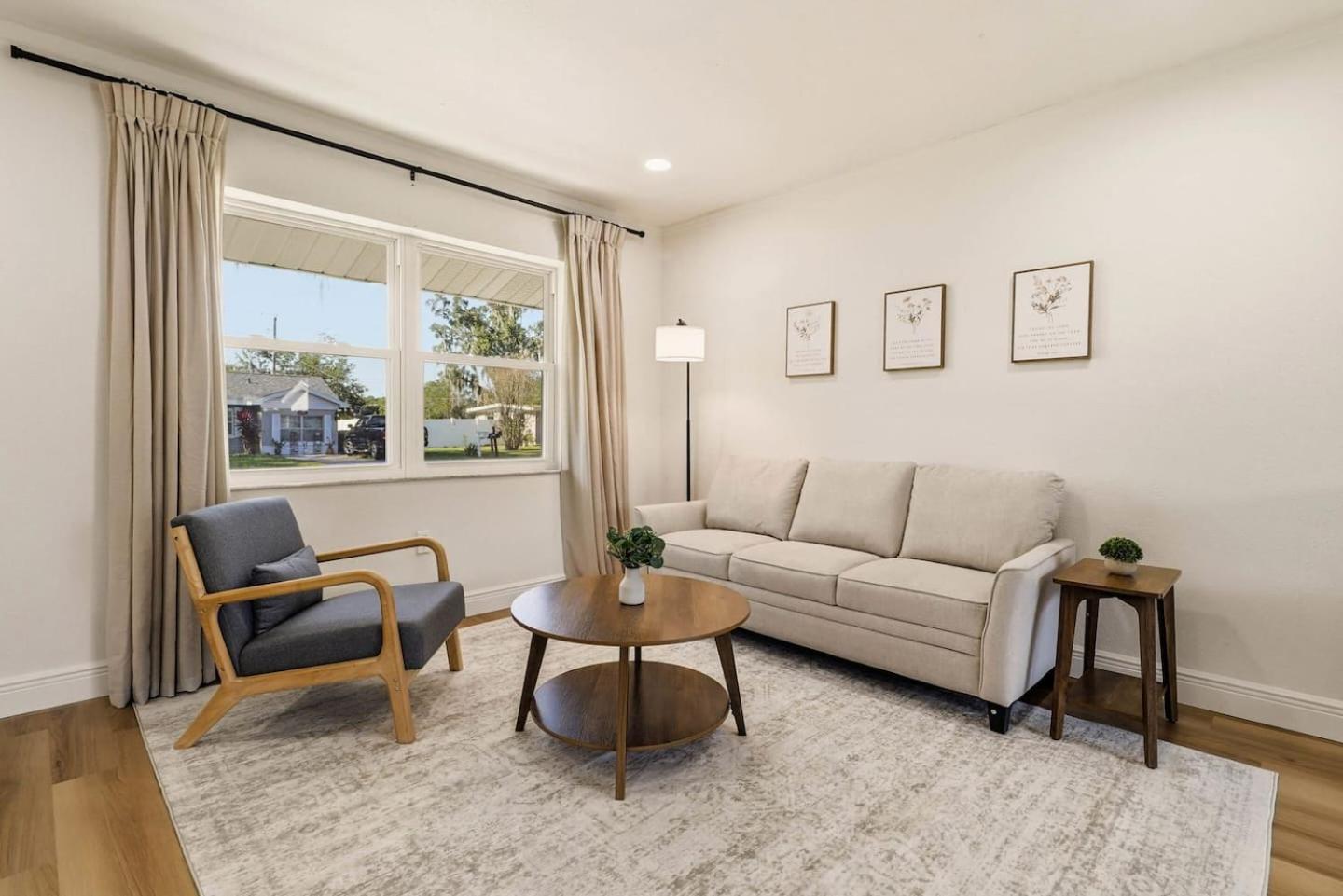 Elegant Auburndale Rooms Near the Speedway & Lake