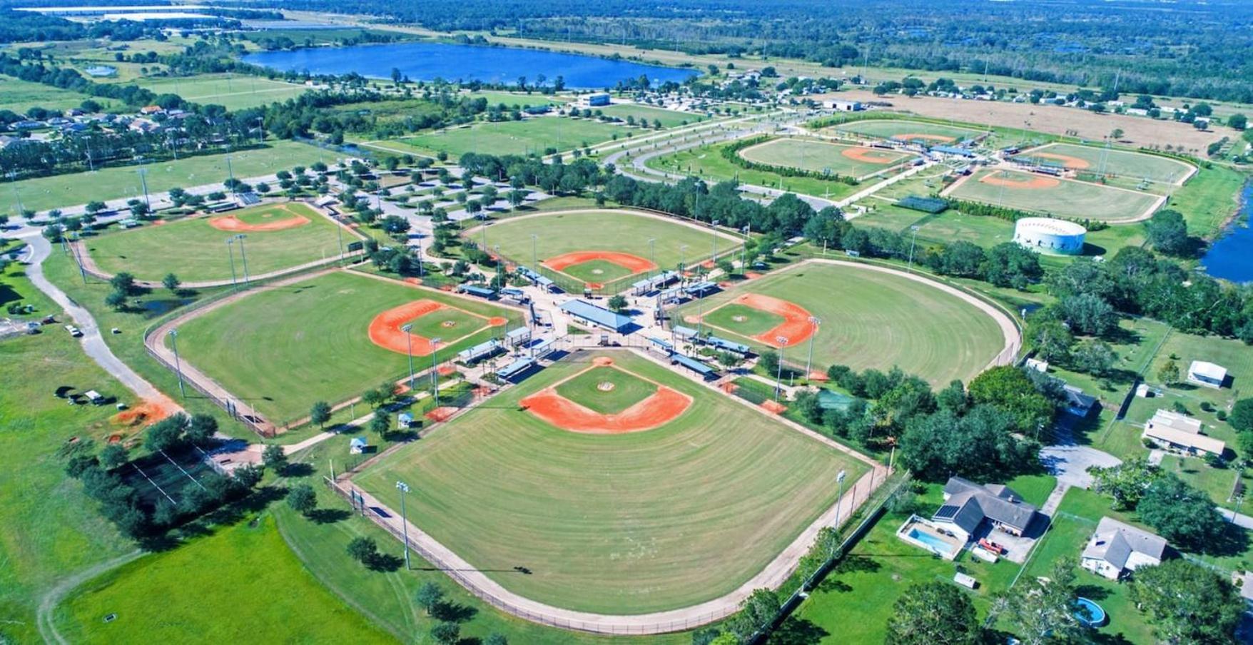 Elegant Auburndale Rooms Near the Speedway & Lake