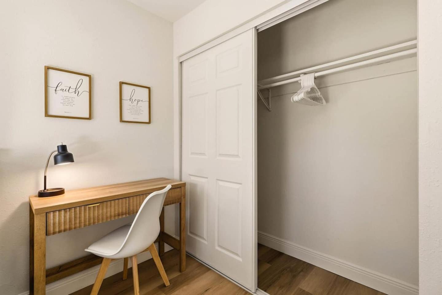 Elegant Auburndale Rooms Near the Speedway & Lake