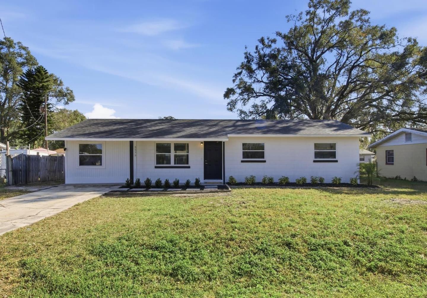 Elegant Auburndale Rooms Near the Speedway & Lake