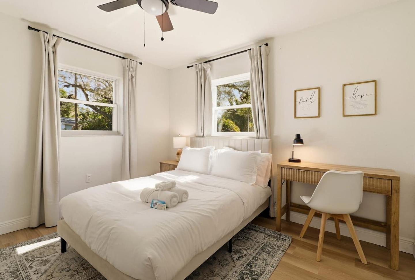 Elegant Auburndale Rooms Near the Speedway & Lake