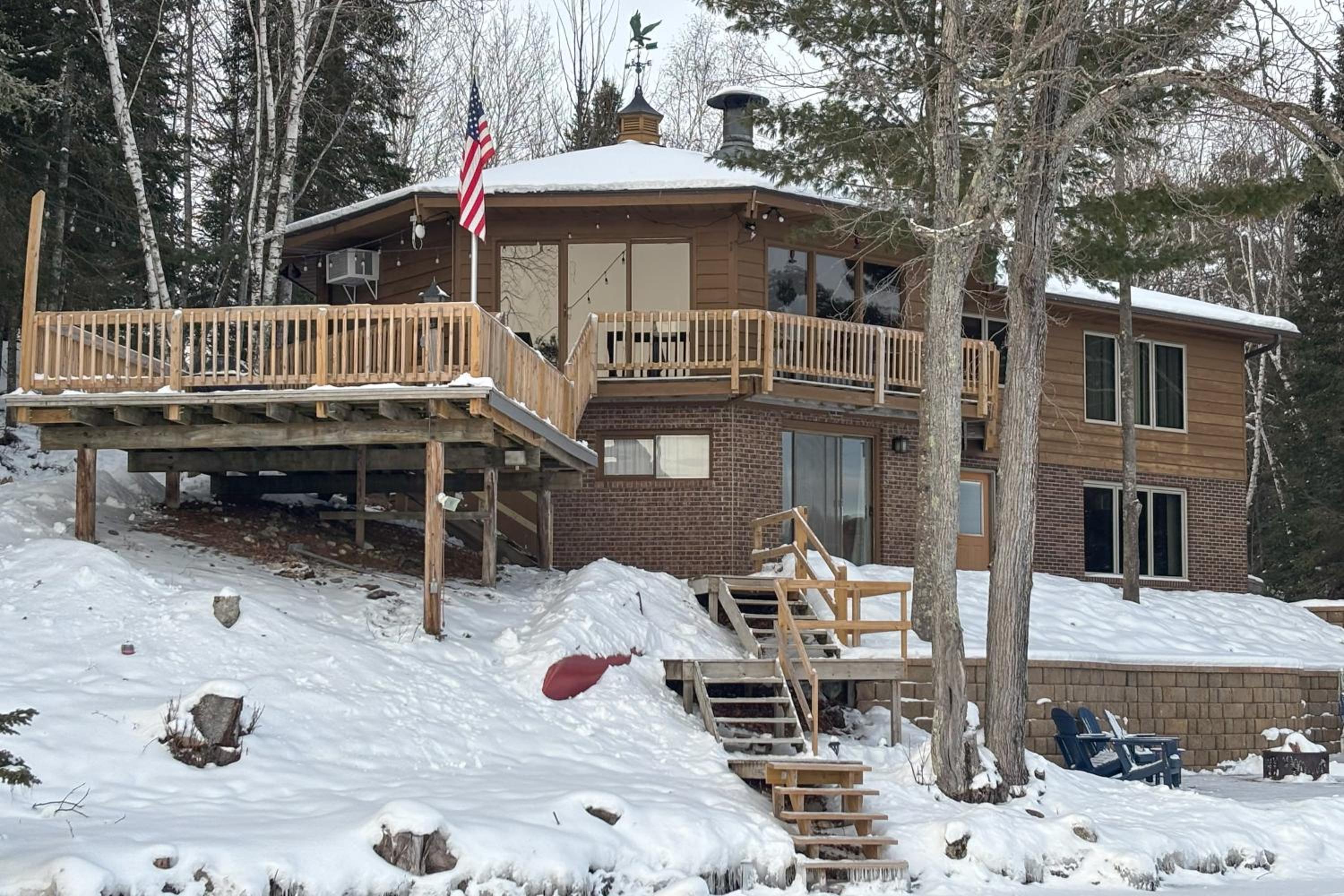 All-Season Adventures! Chicaugon Lakefront Gem