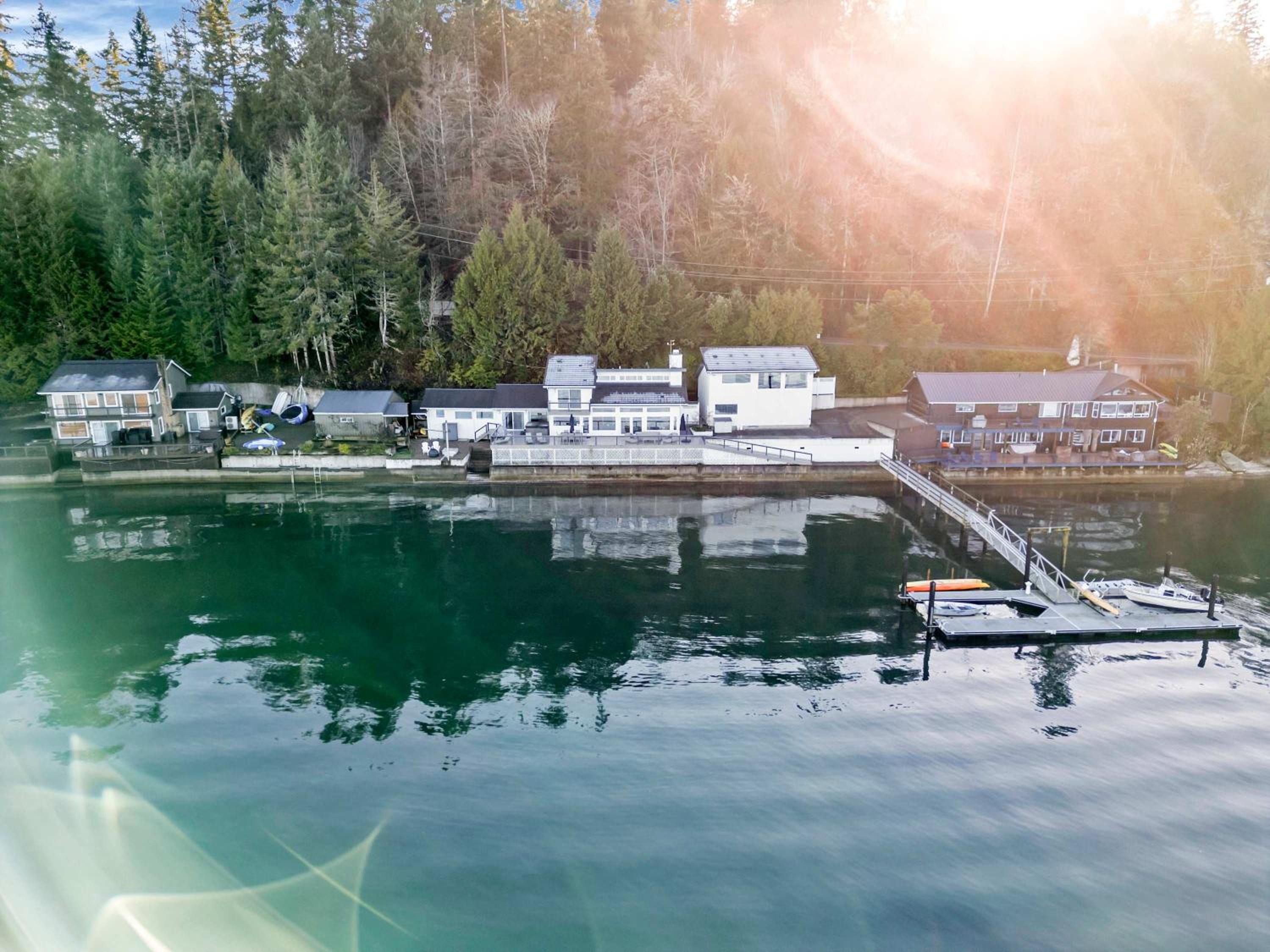 Hood Canal Waterfront - Dock Hot Tub BBQ Games