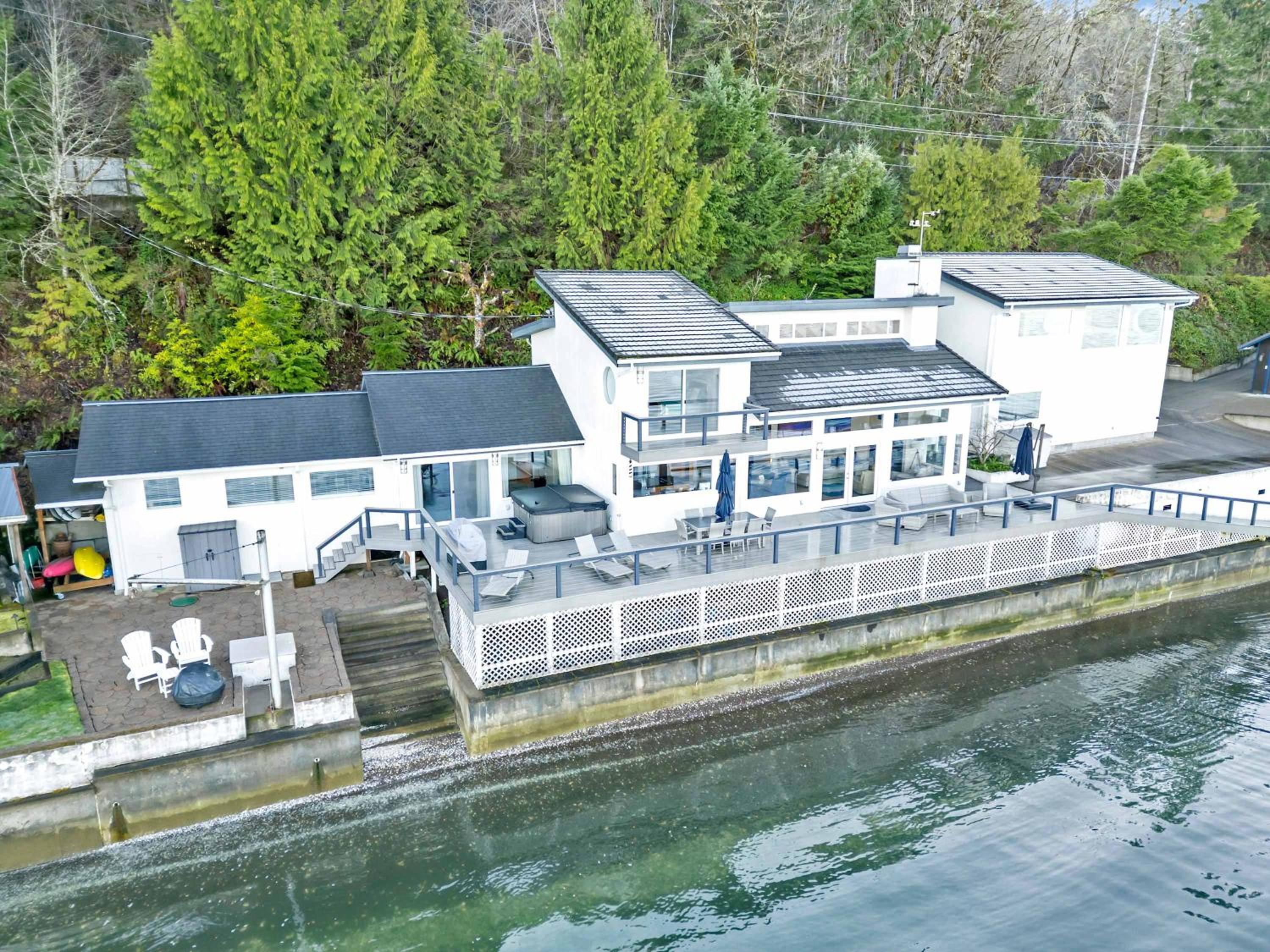 Hood Canal Waterfront - Dock Hot Tub BBQ Games