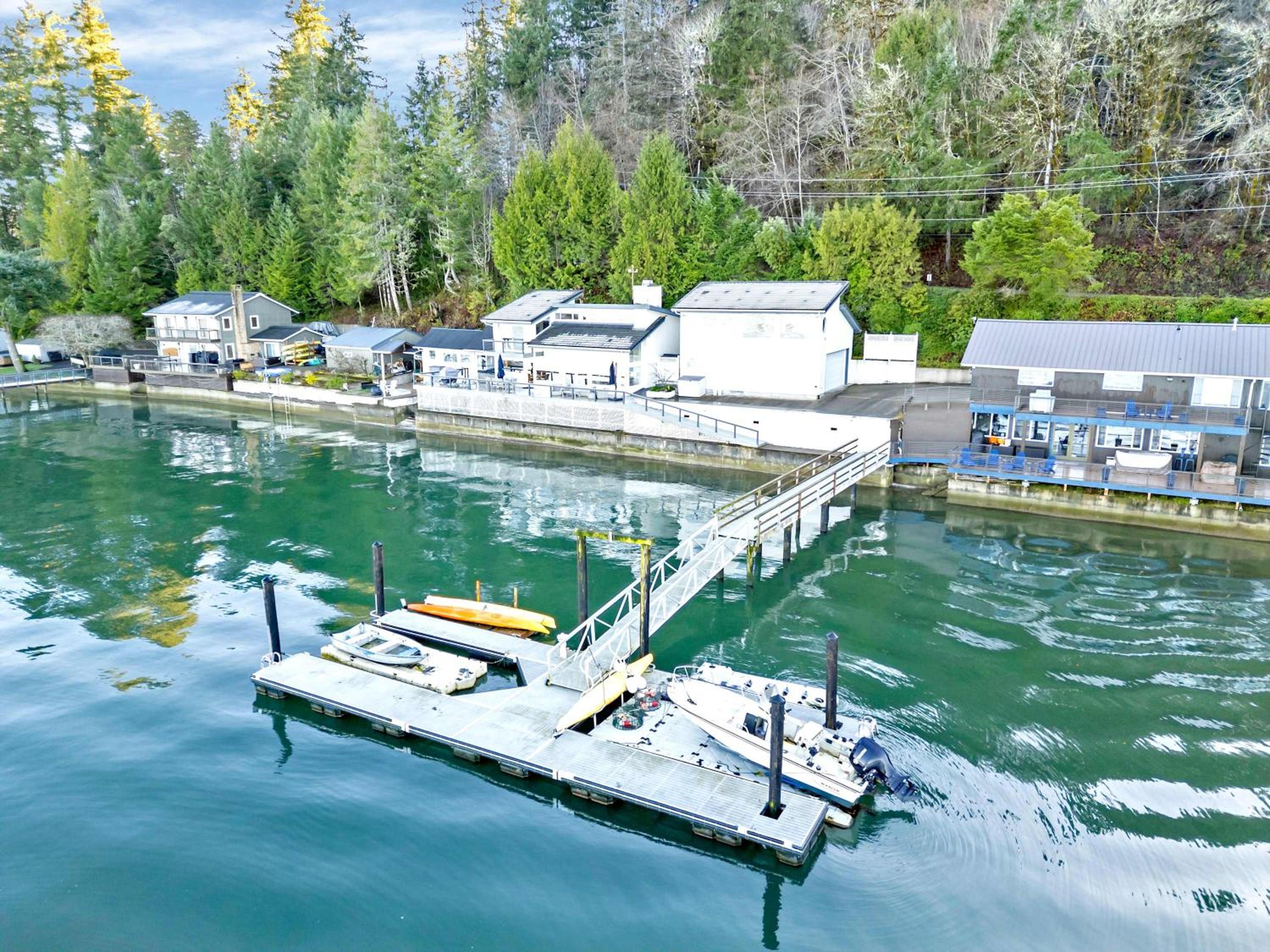 Hood Canal Waterfront - Dock Hot Tub BBQ Games