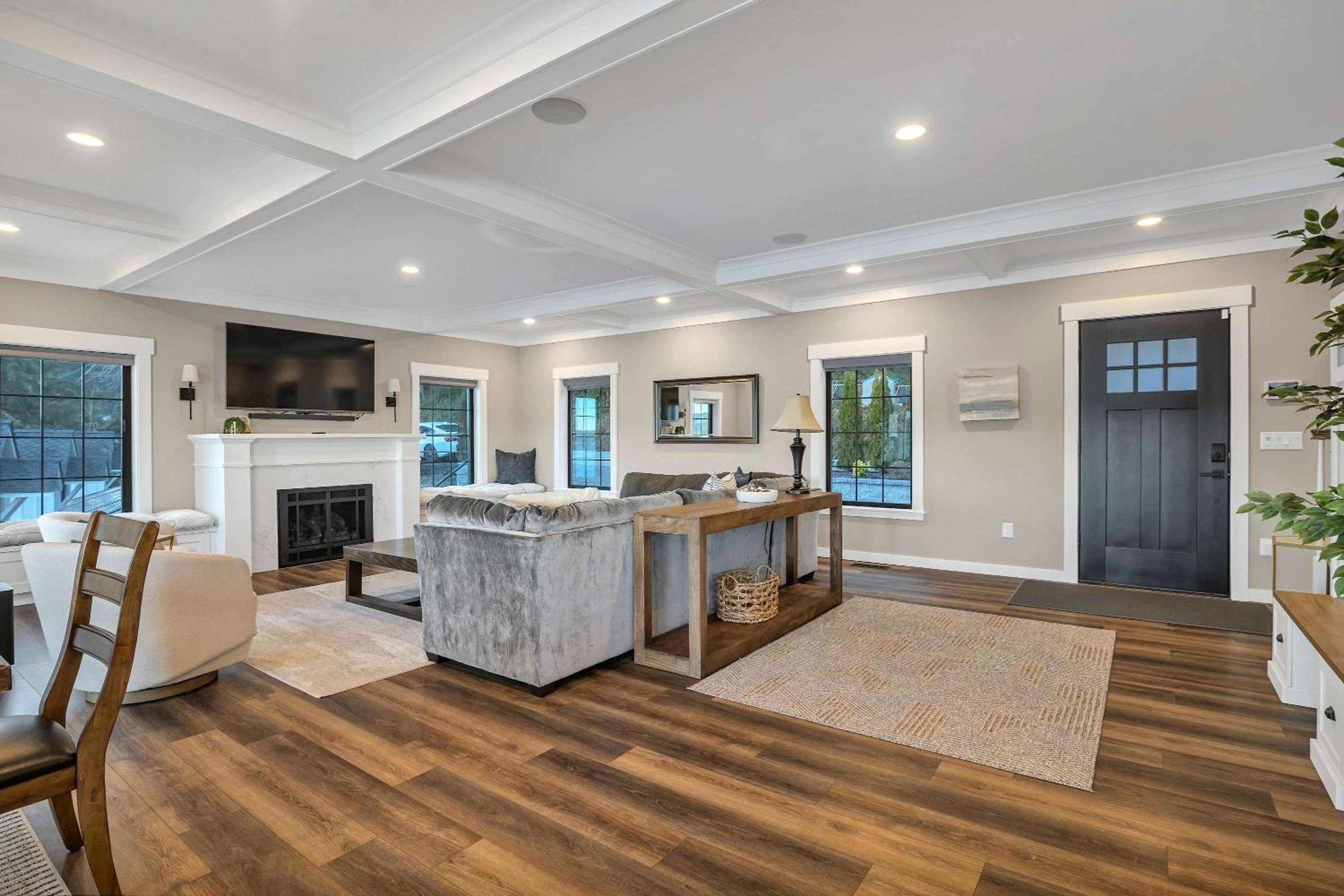 Waterfront Retreat - Hot Tub Fireplace Pier