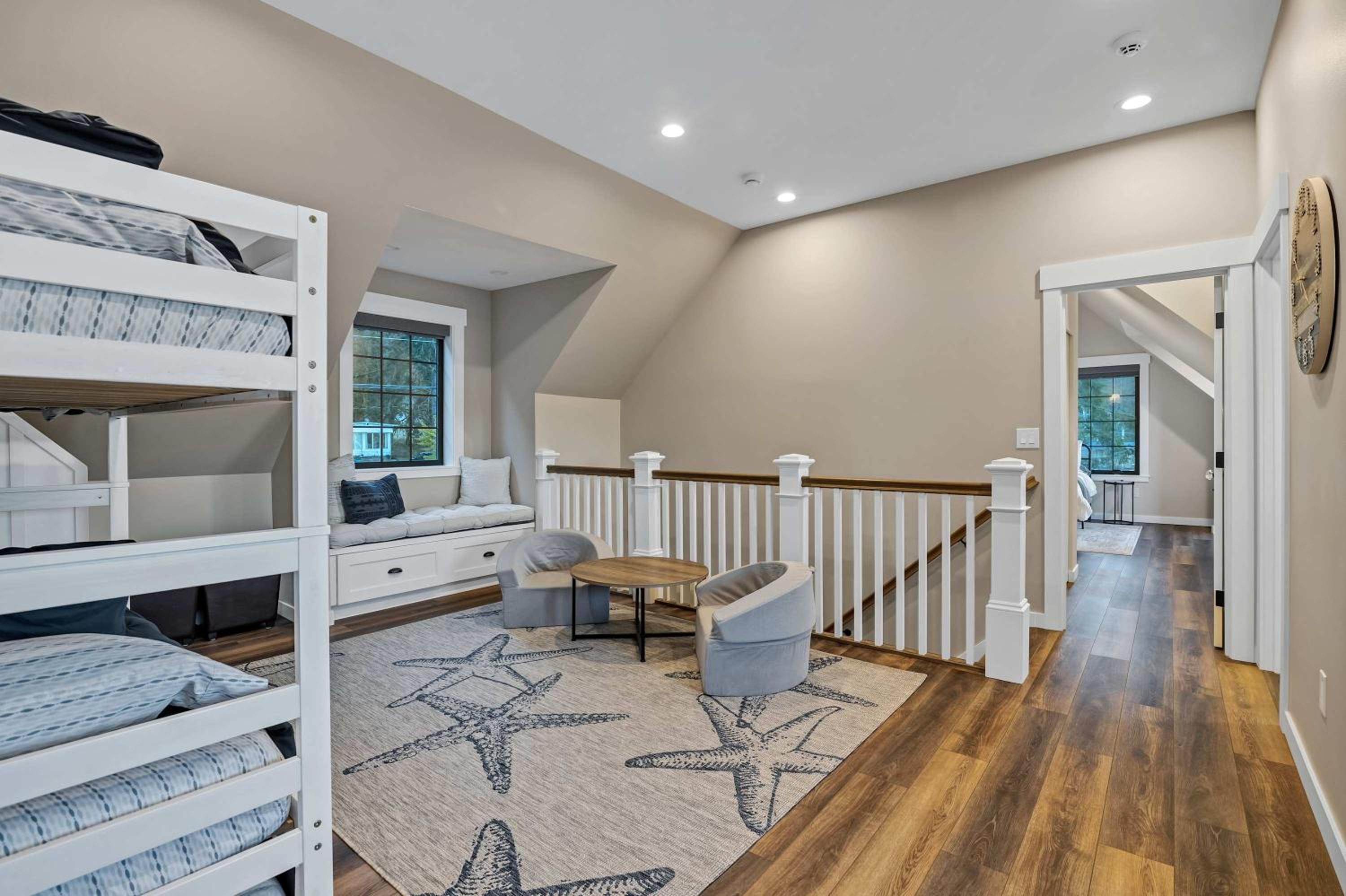 Waterfront Retreat - Hot Tub Fireplace Pier