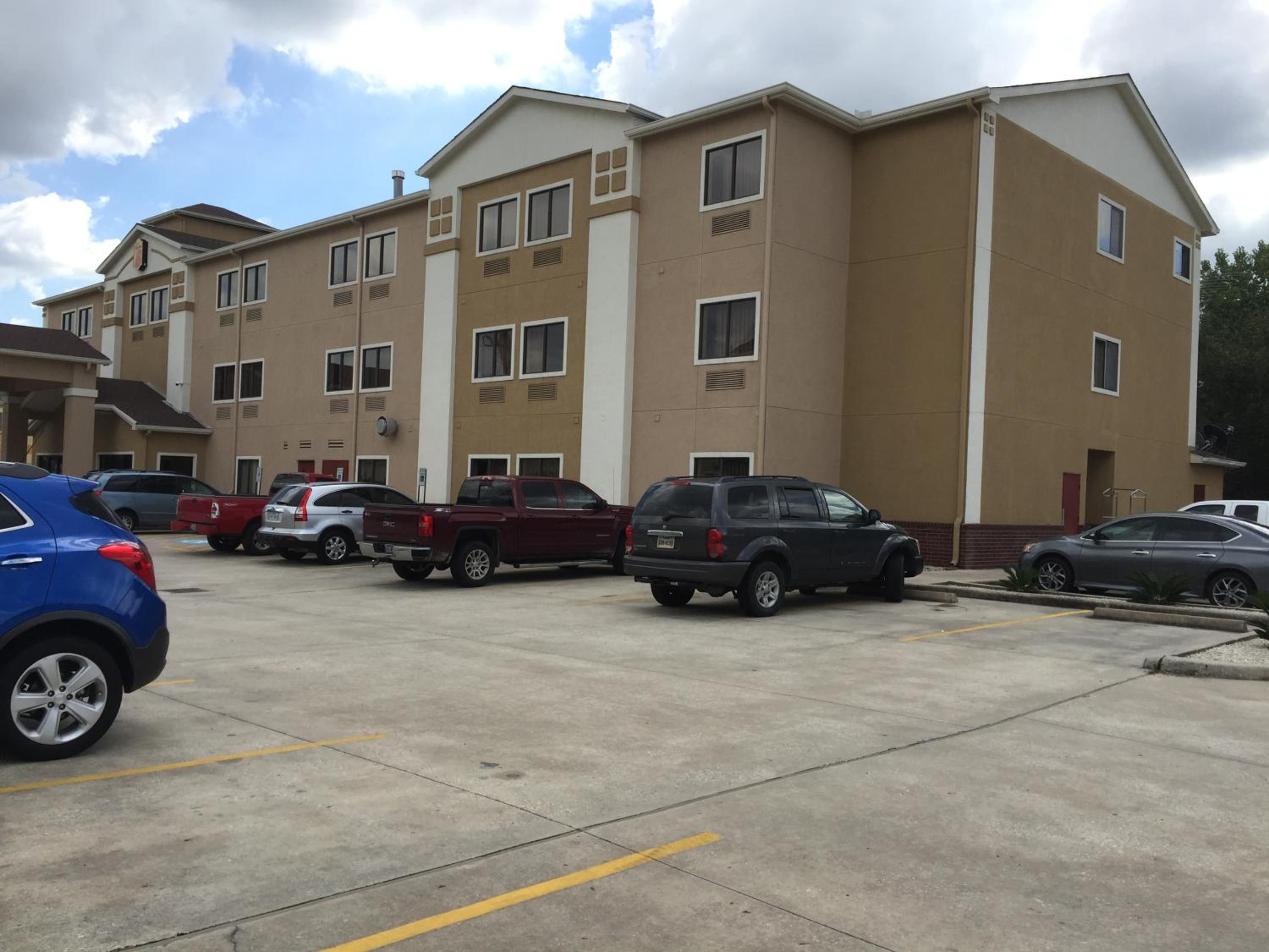 Red Lion Inn Suites IAH Airport East - Property Image 6