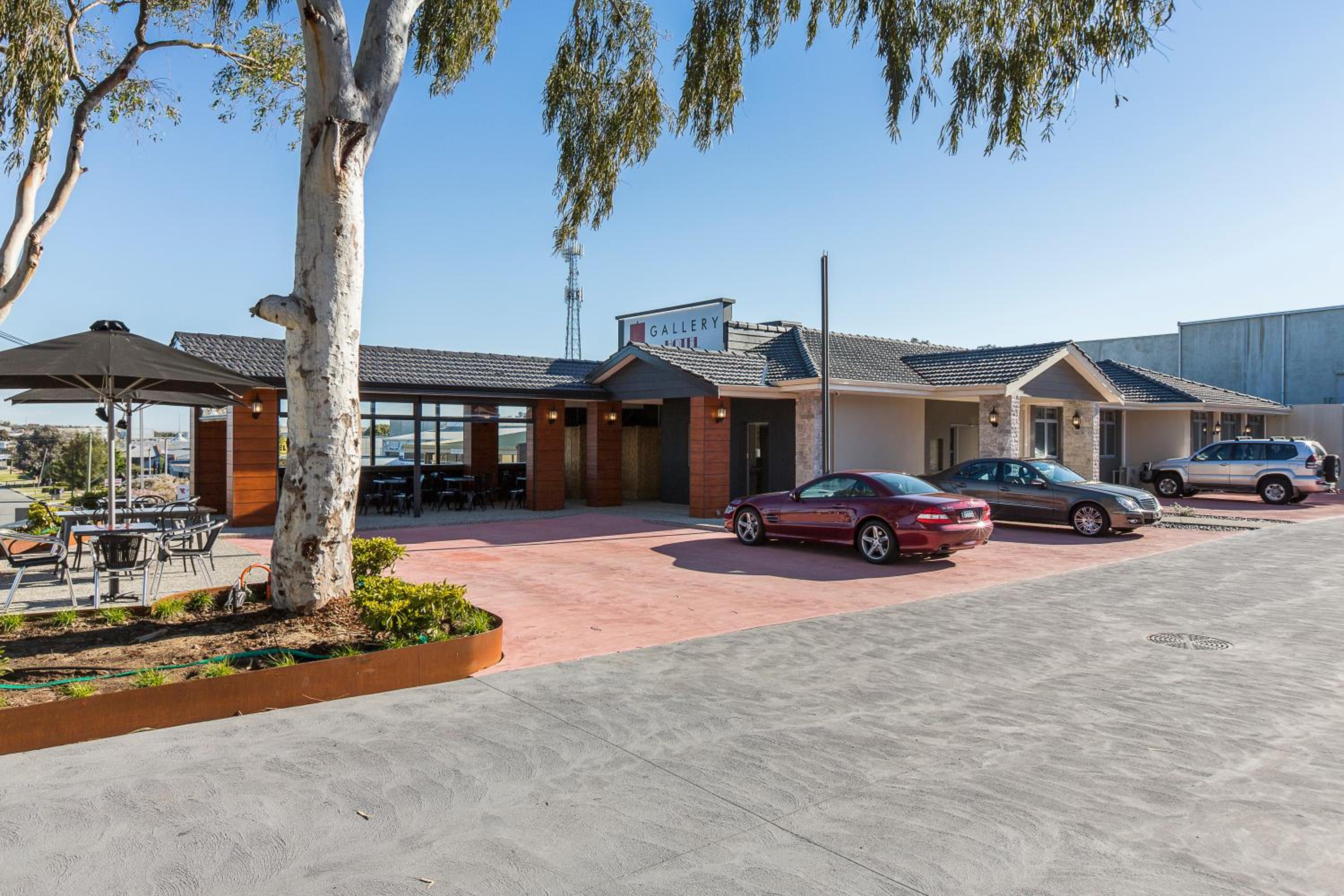 Gallery Hotel
