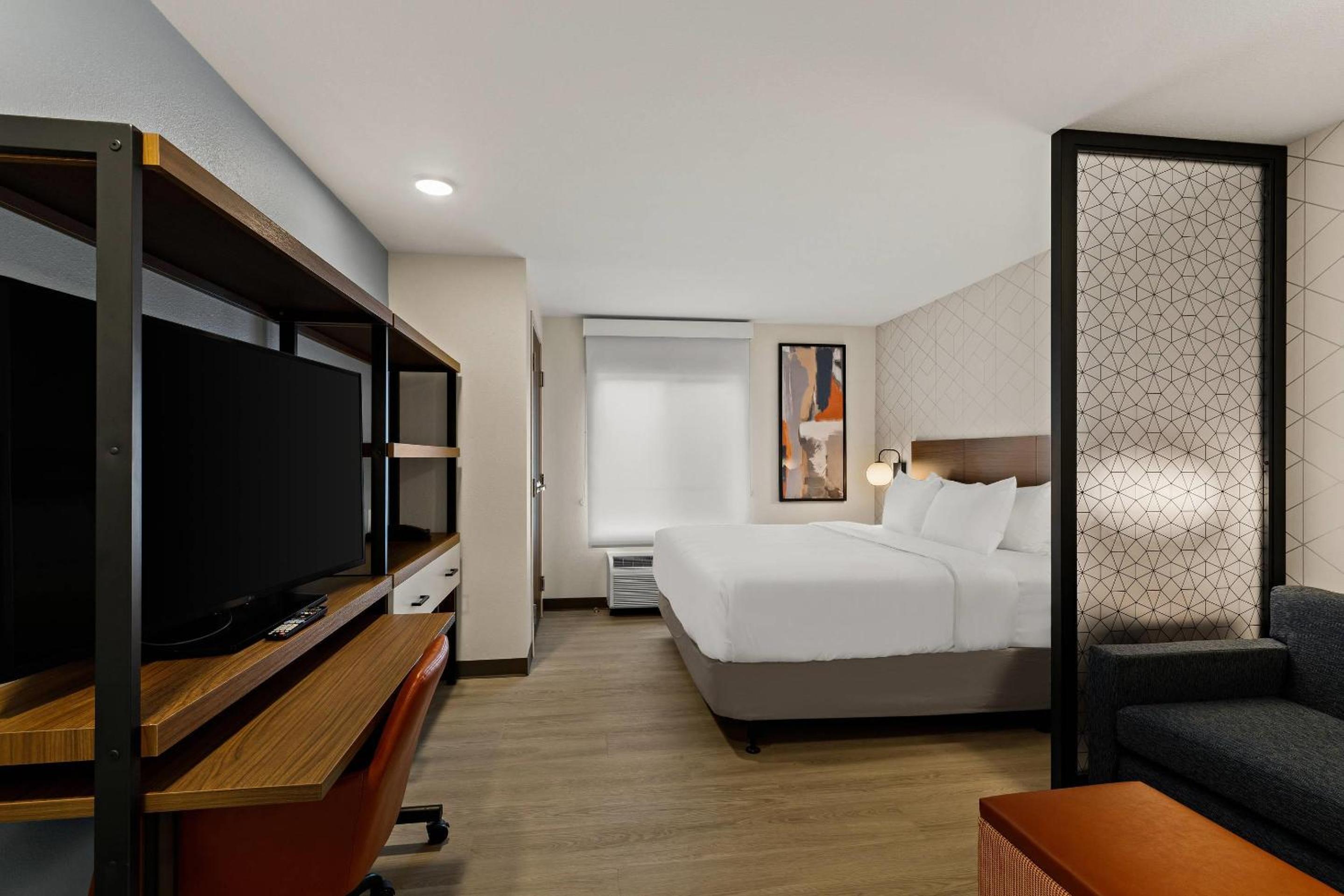 Everhome Suites Wichita Northeast