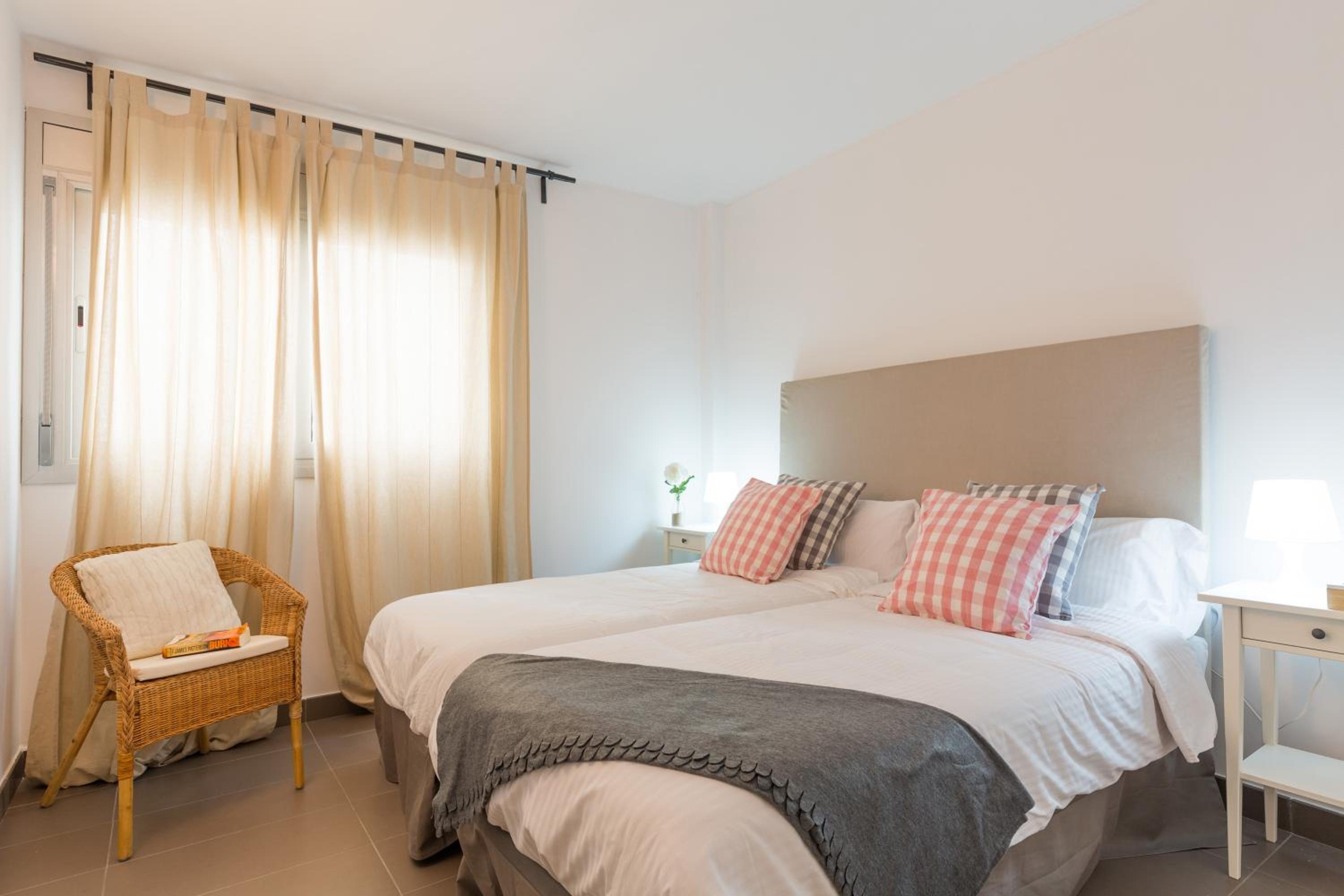 Apartamentos Cornellalux