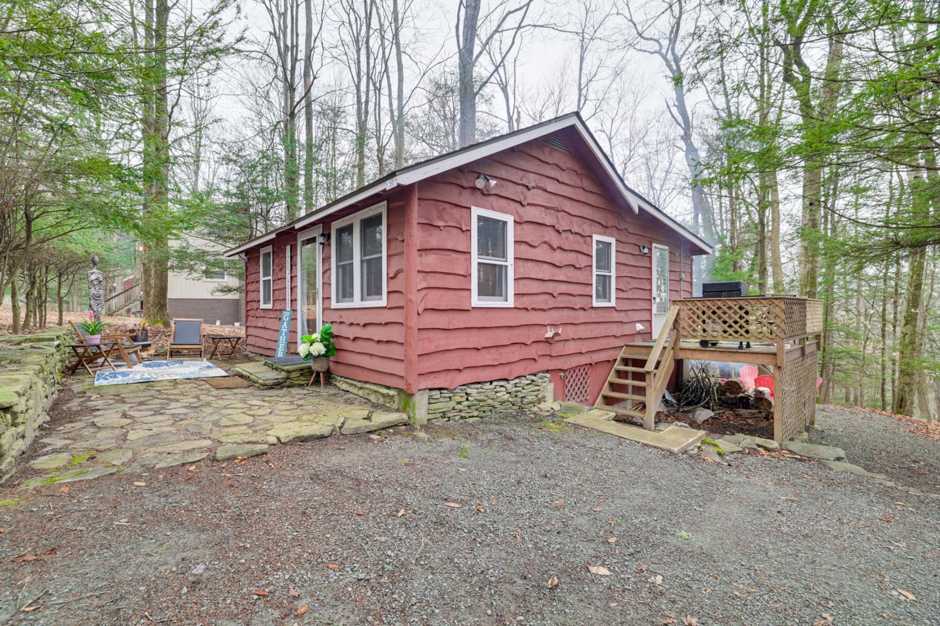 Cozy Lake Wallenpaupack Cabin with Community Perks