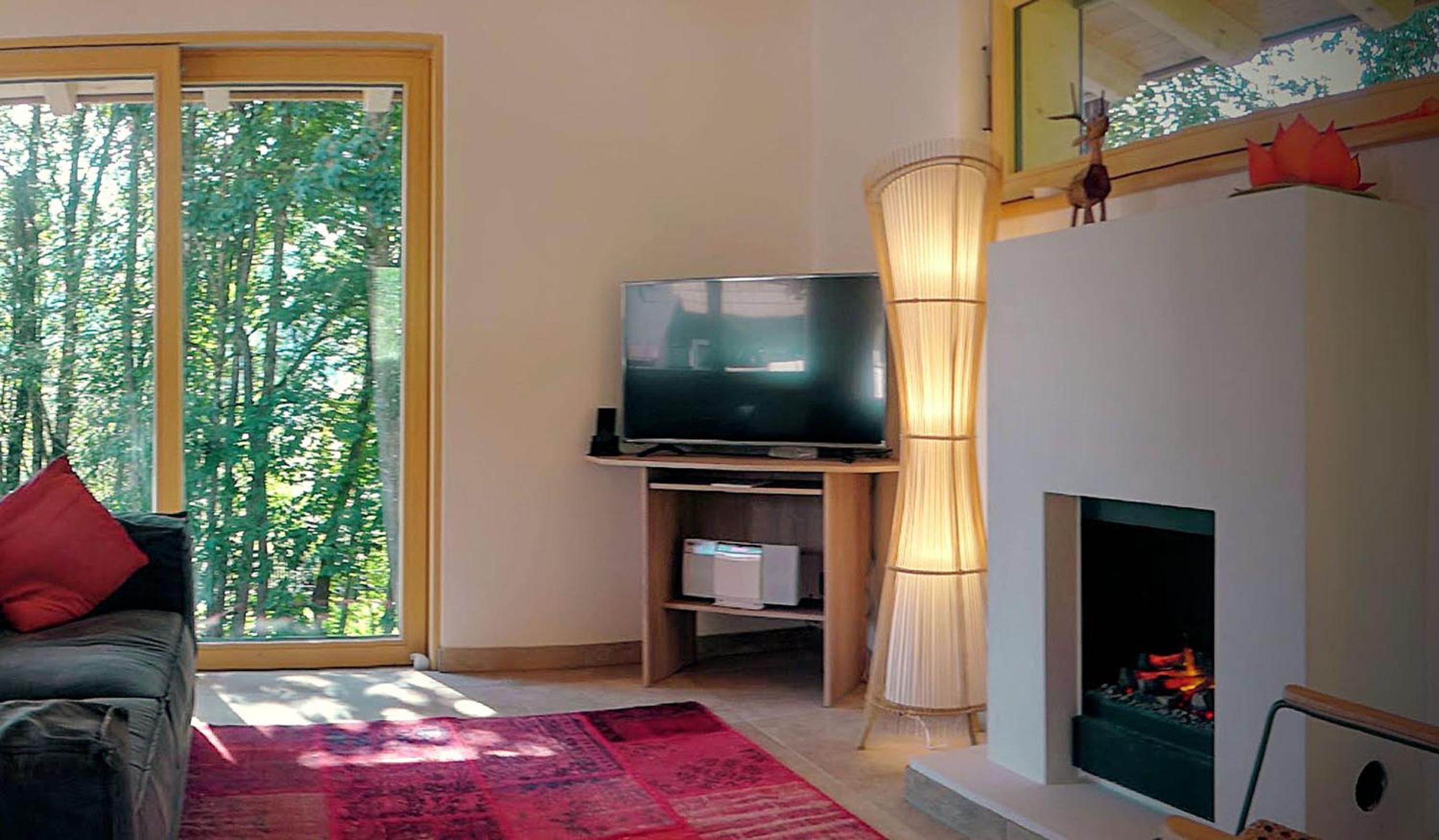 Modernes Chalet mit Terrasse und Parkplatz in den Alpen
