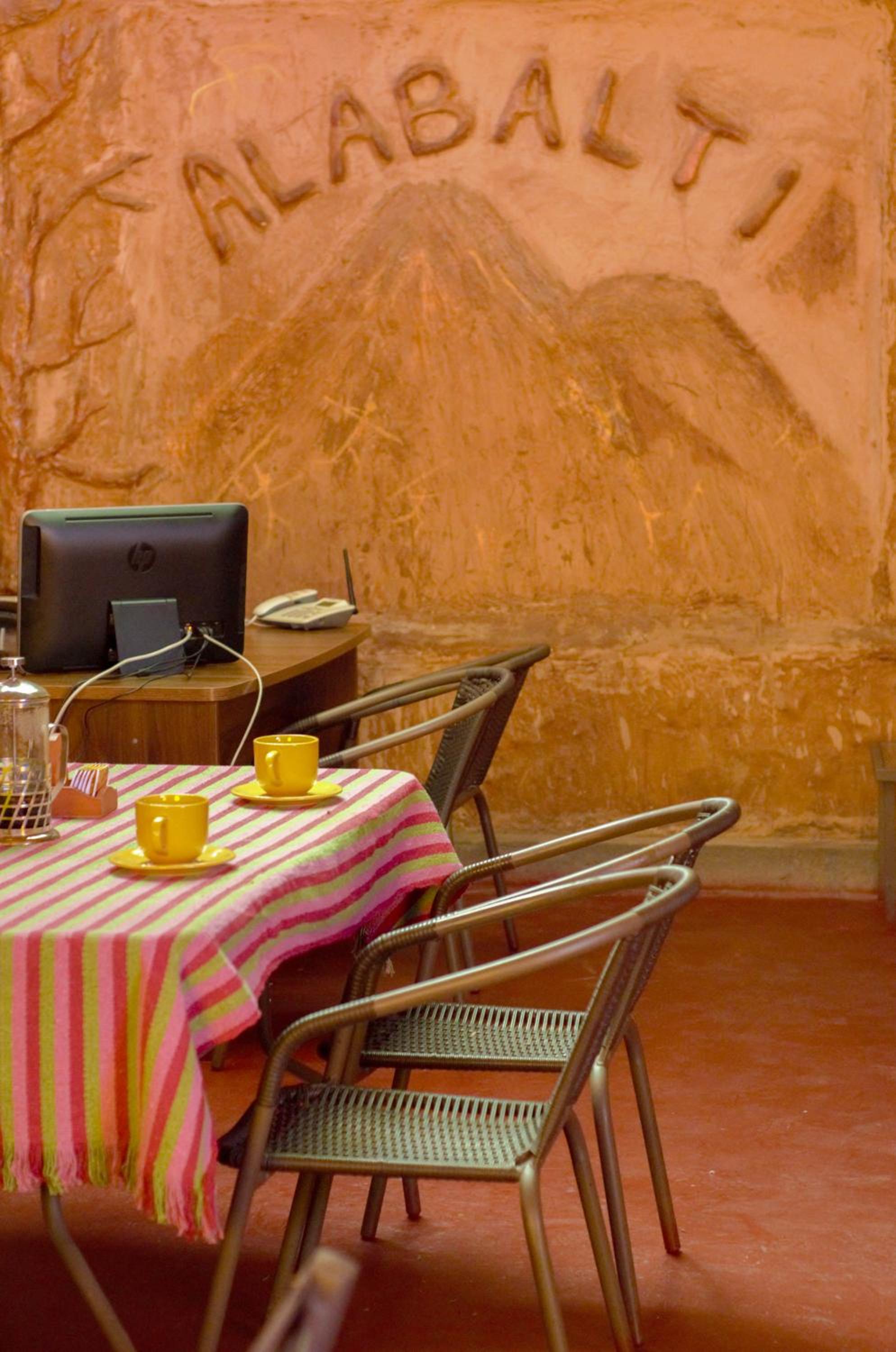 Hostal Alabalti