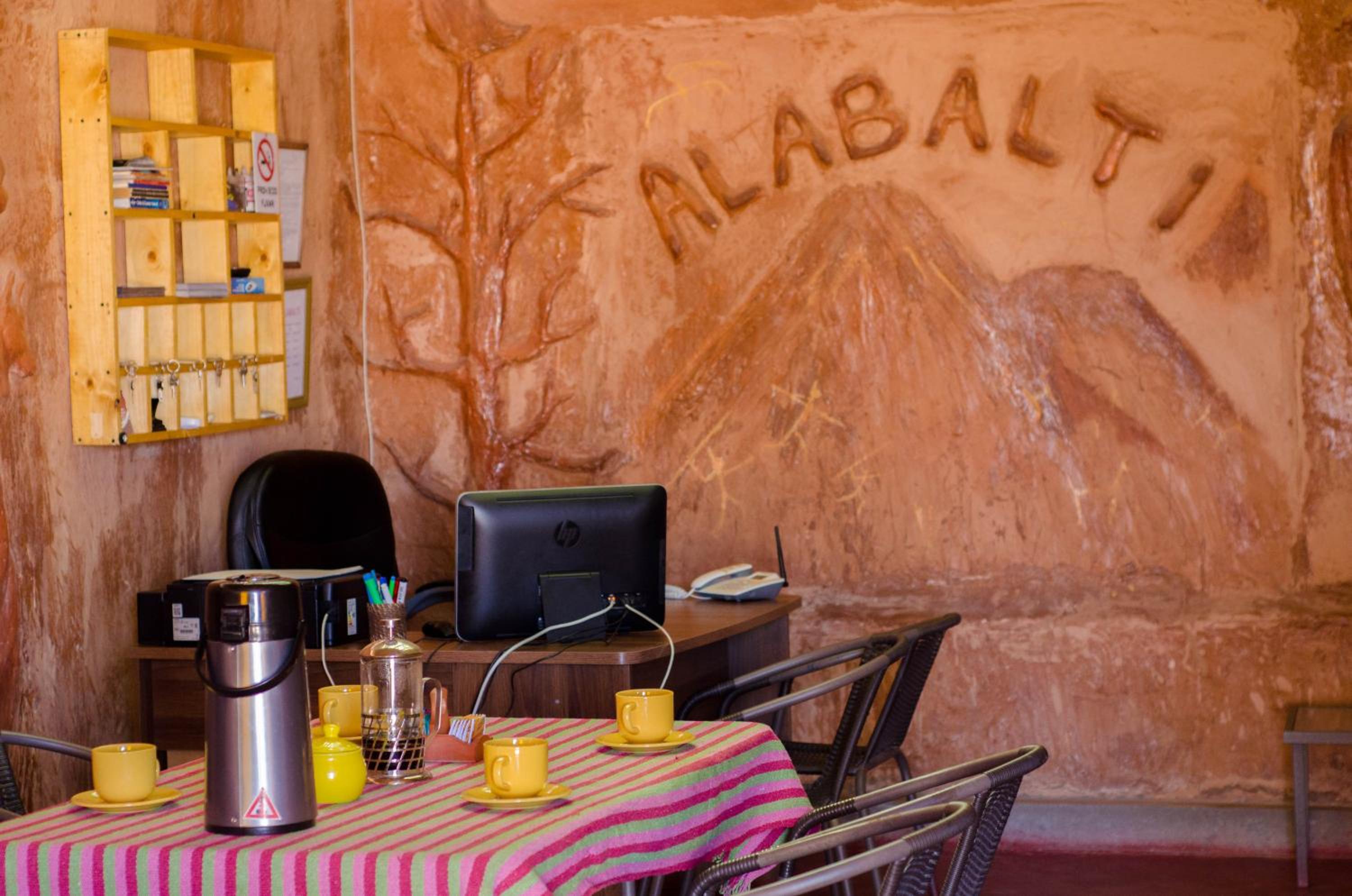 Hostal Alabalti